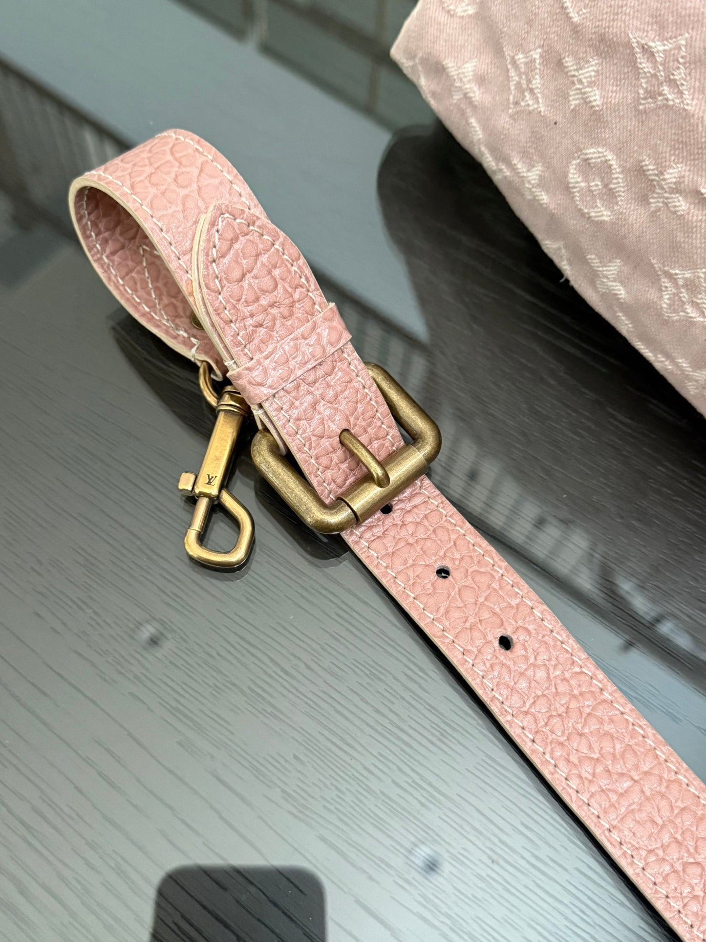 Denim Neo Cabby MM in Rose Pink 🗓️ Year: 2009