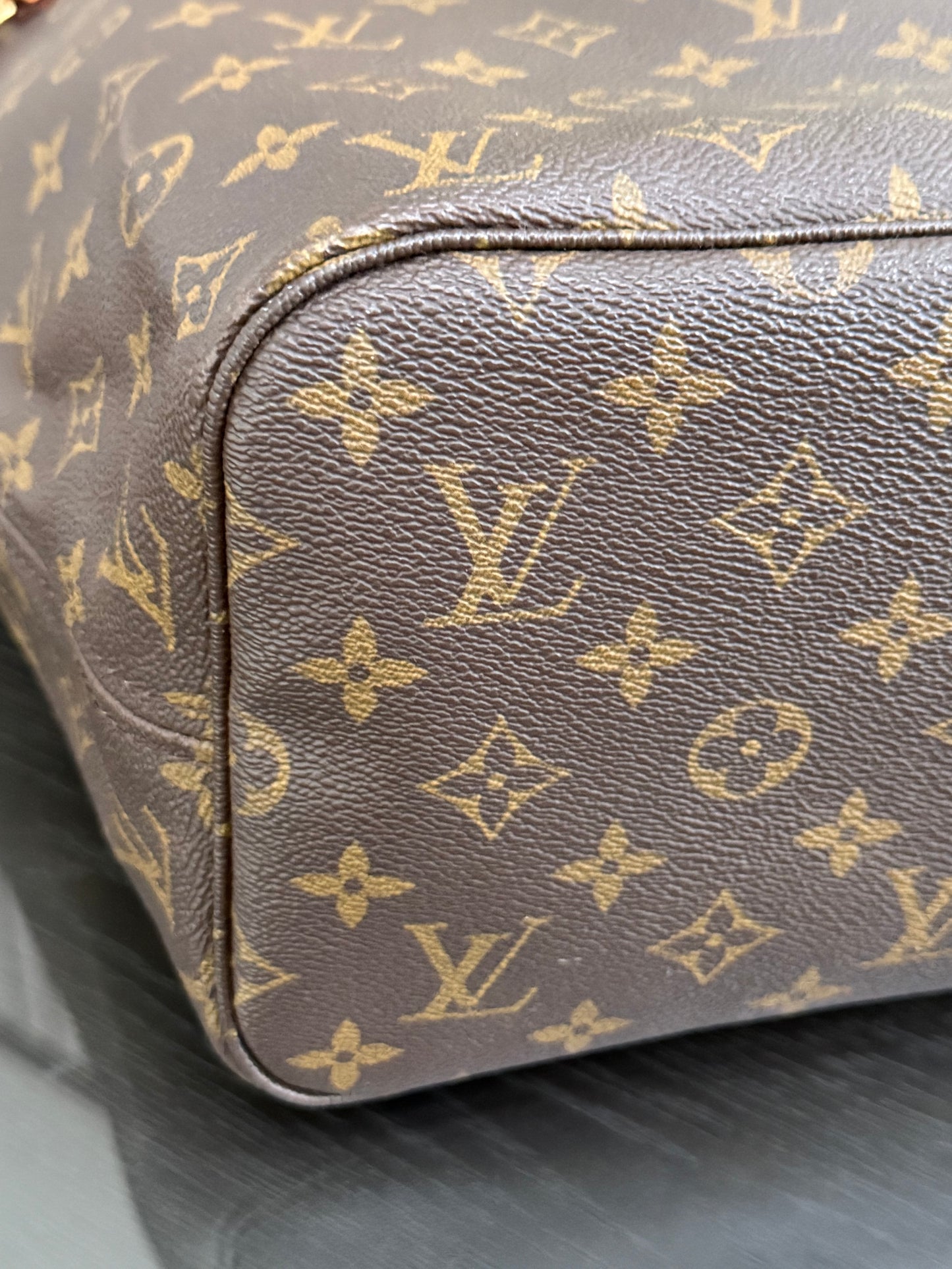 Neverfull MM with Dustbag 🗓️ Year: 2008