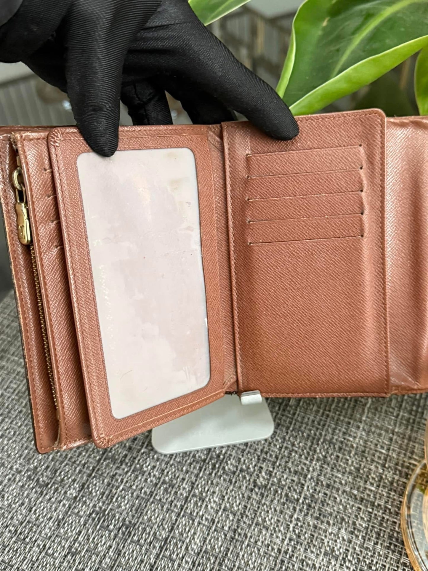 Alexandra Wallet with 14 Cardholders ๐๏ธ Year: 2007