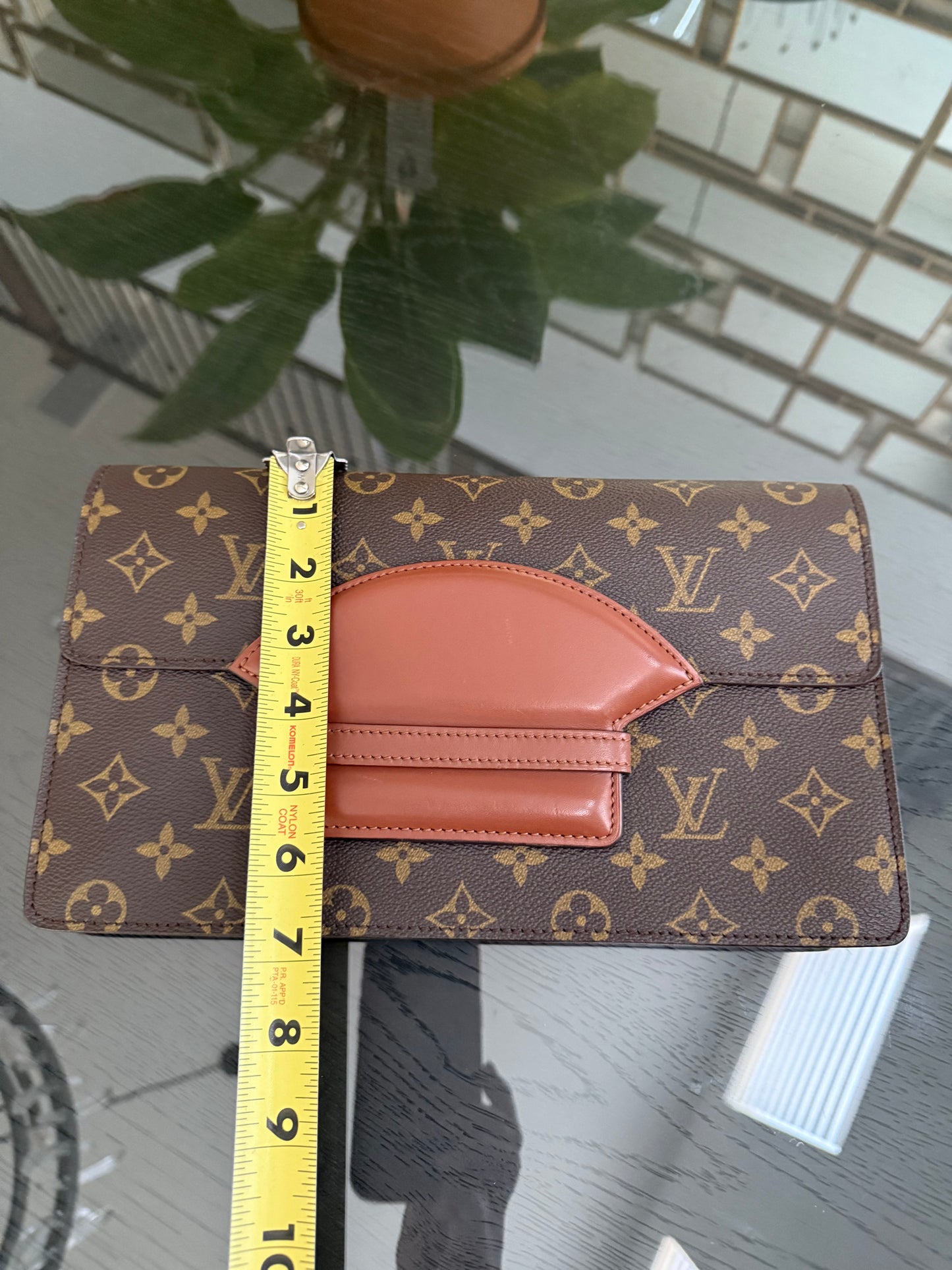 Chaillot Clutch w/ Dustbag 🗓️ Year: 1987