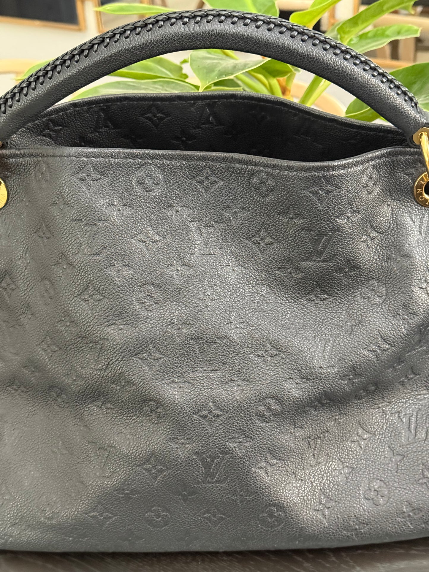 Artsy MM Empriente in Black with Dustbag and Insert Organizer - ๐
Year: 2015