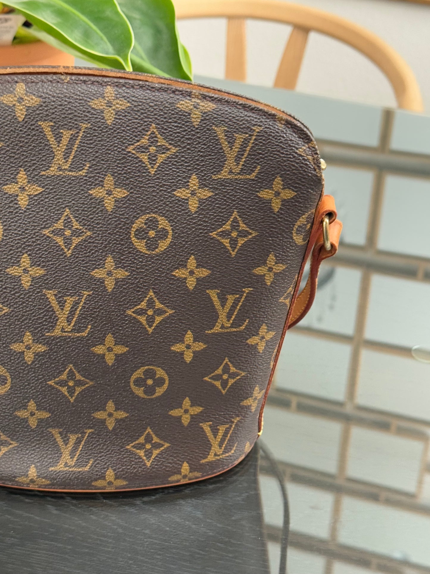 Drouot Crossbody -
π
Year: 2001