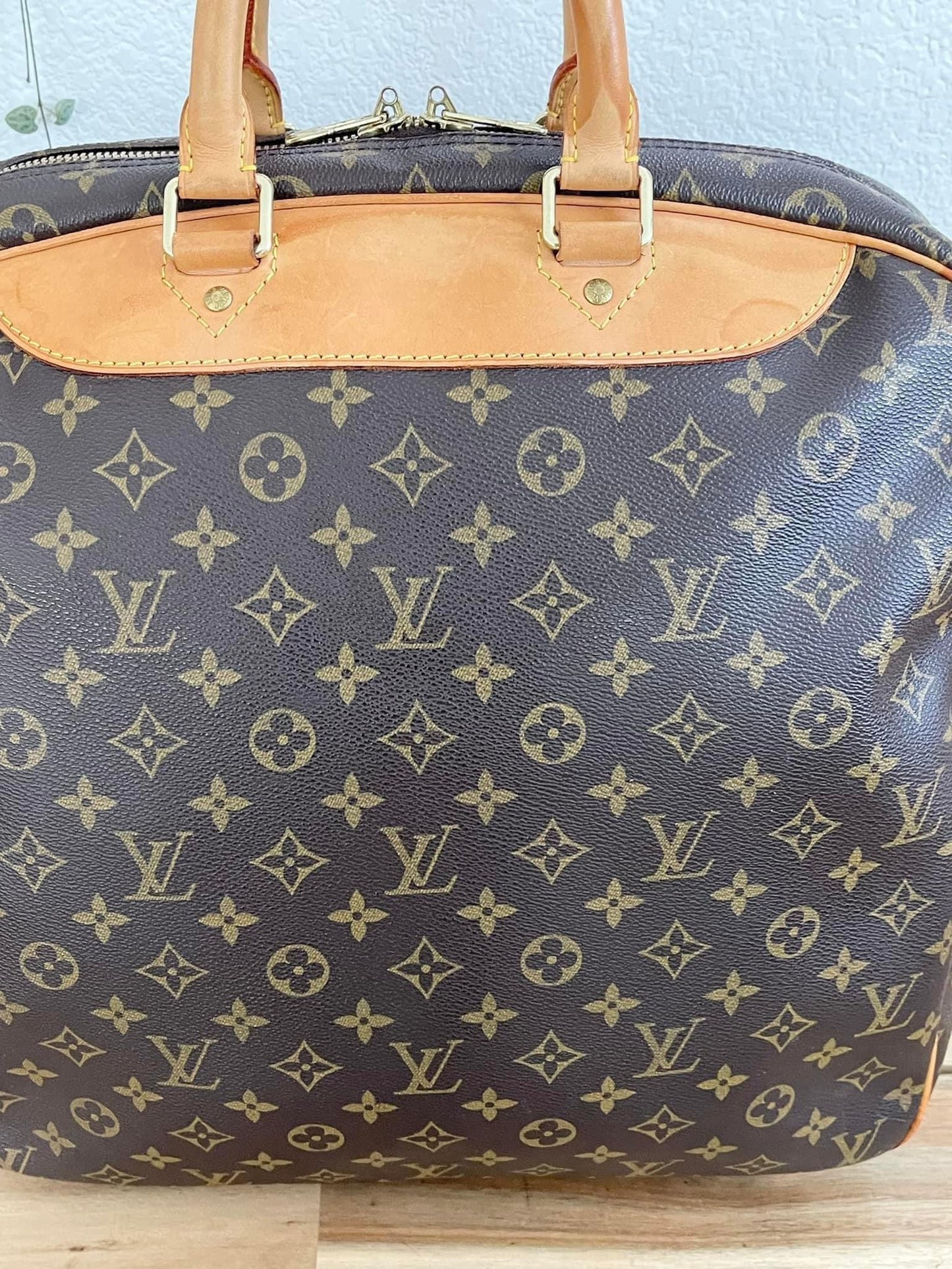 Evasion MM in Monogram - π
Year: 1999