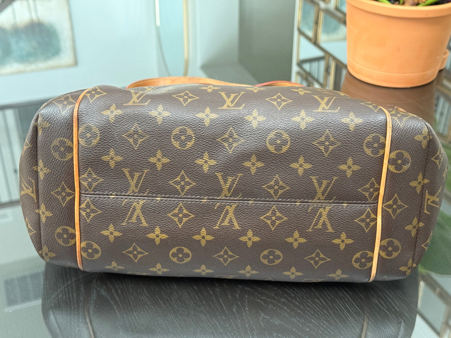 Totally MM with Dustbag and Insert Organizer -Year: 2010