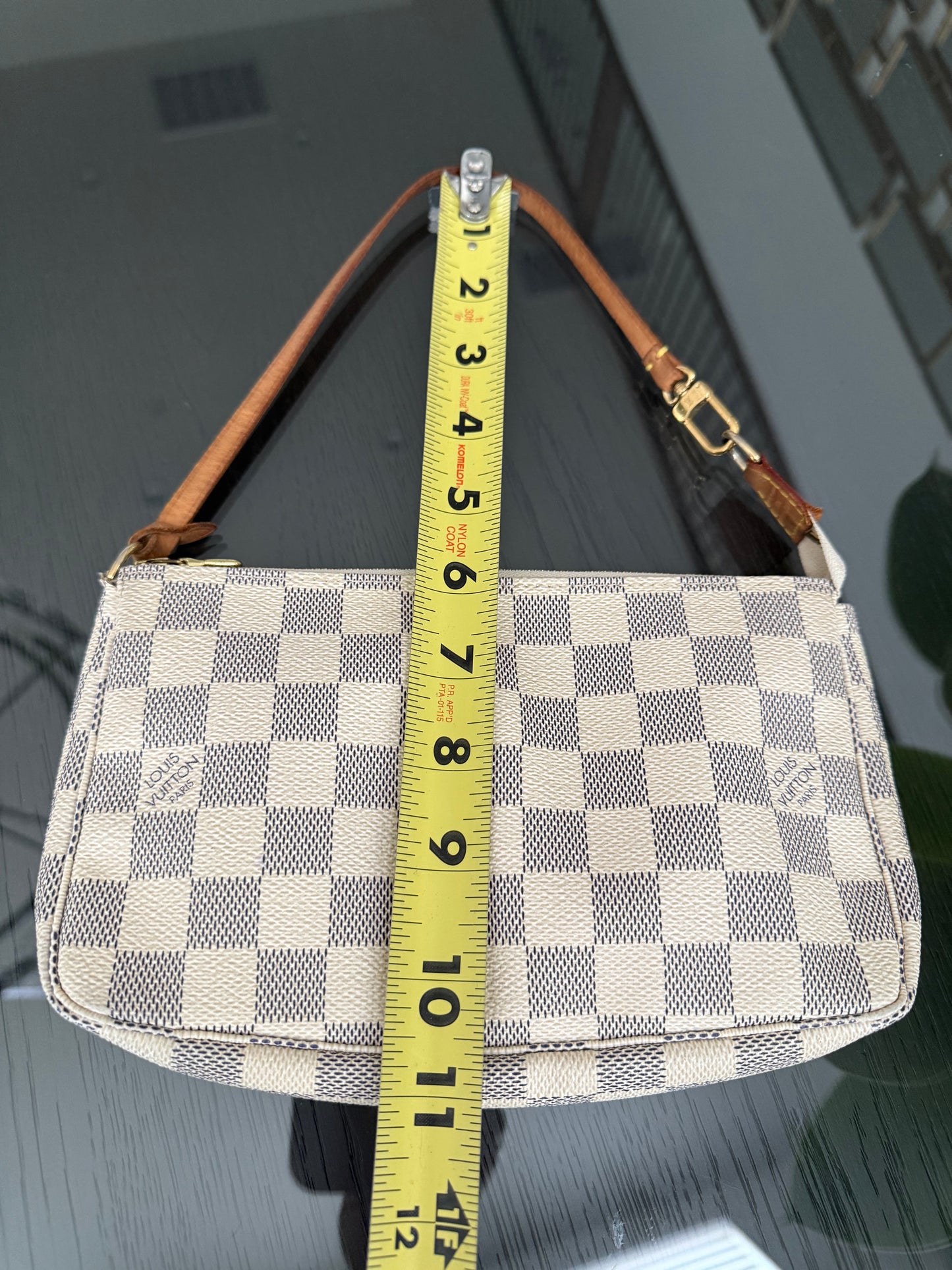 Pochette Accessories in Azur - π
Year: 2007