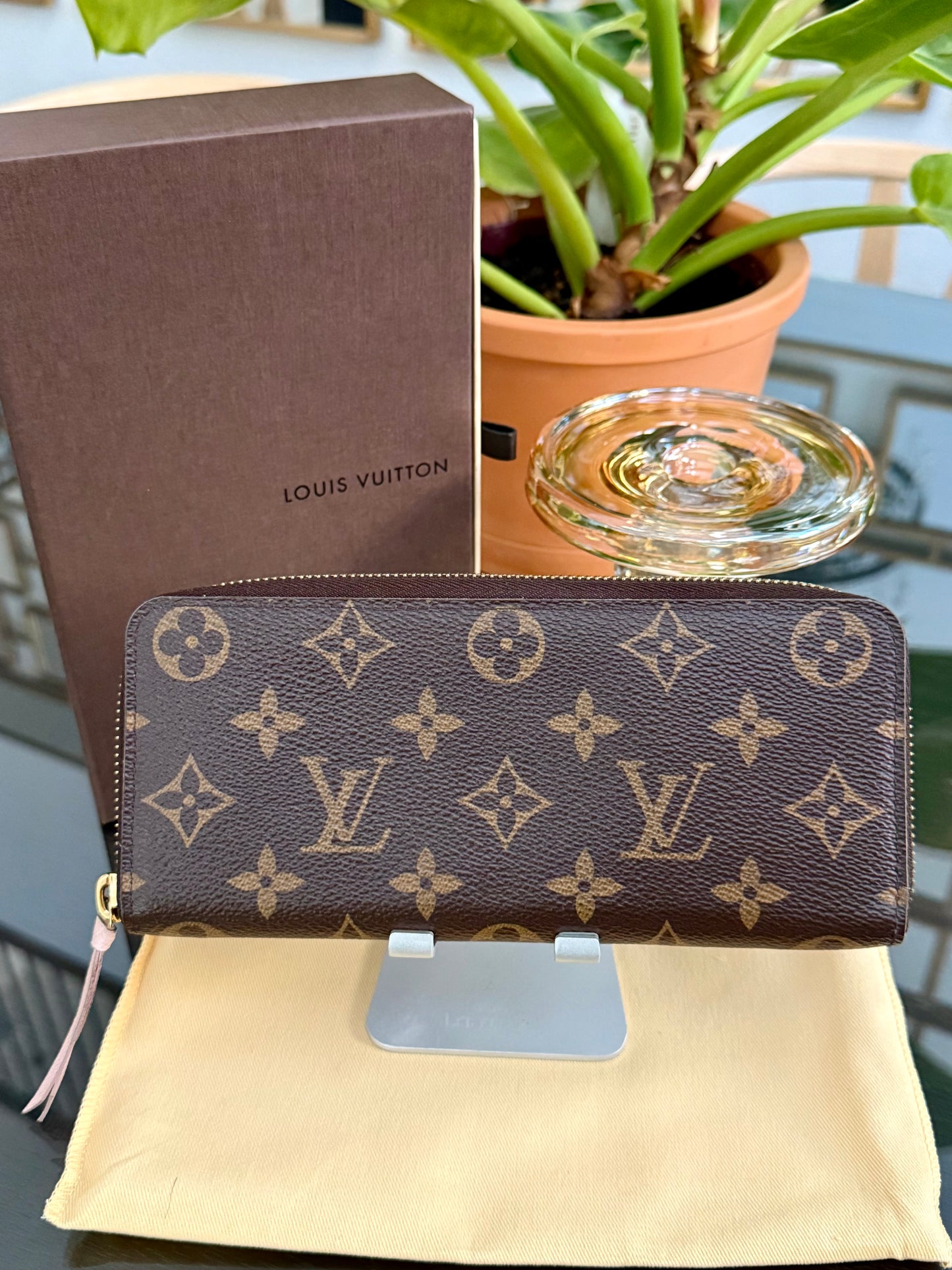 Clemence Wallet in Rose Ballerine Monogram with Dustbag and Box π
Microchipped