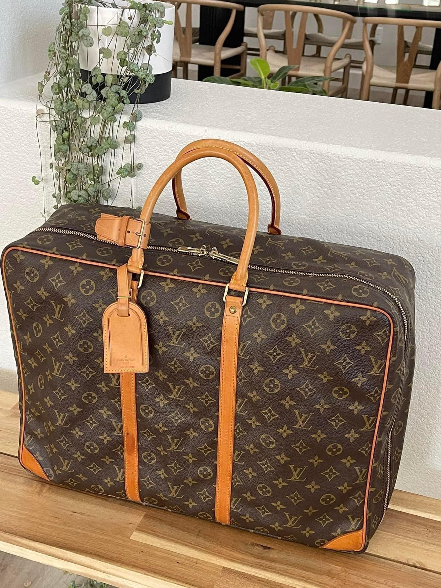 Sirius 50 Soft Suitcase Luggage - π
Year: 1994