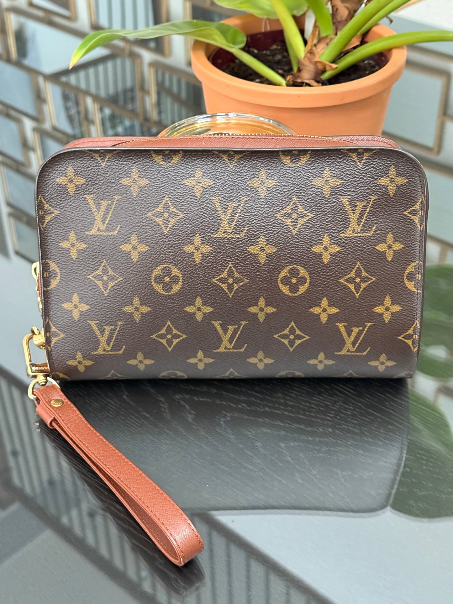 Orsay Clutch -
🗓️ Year: 2001