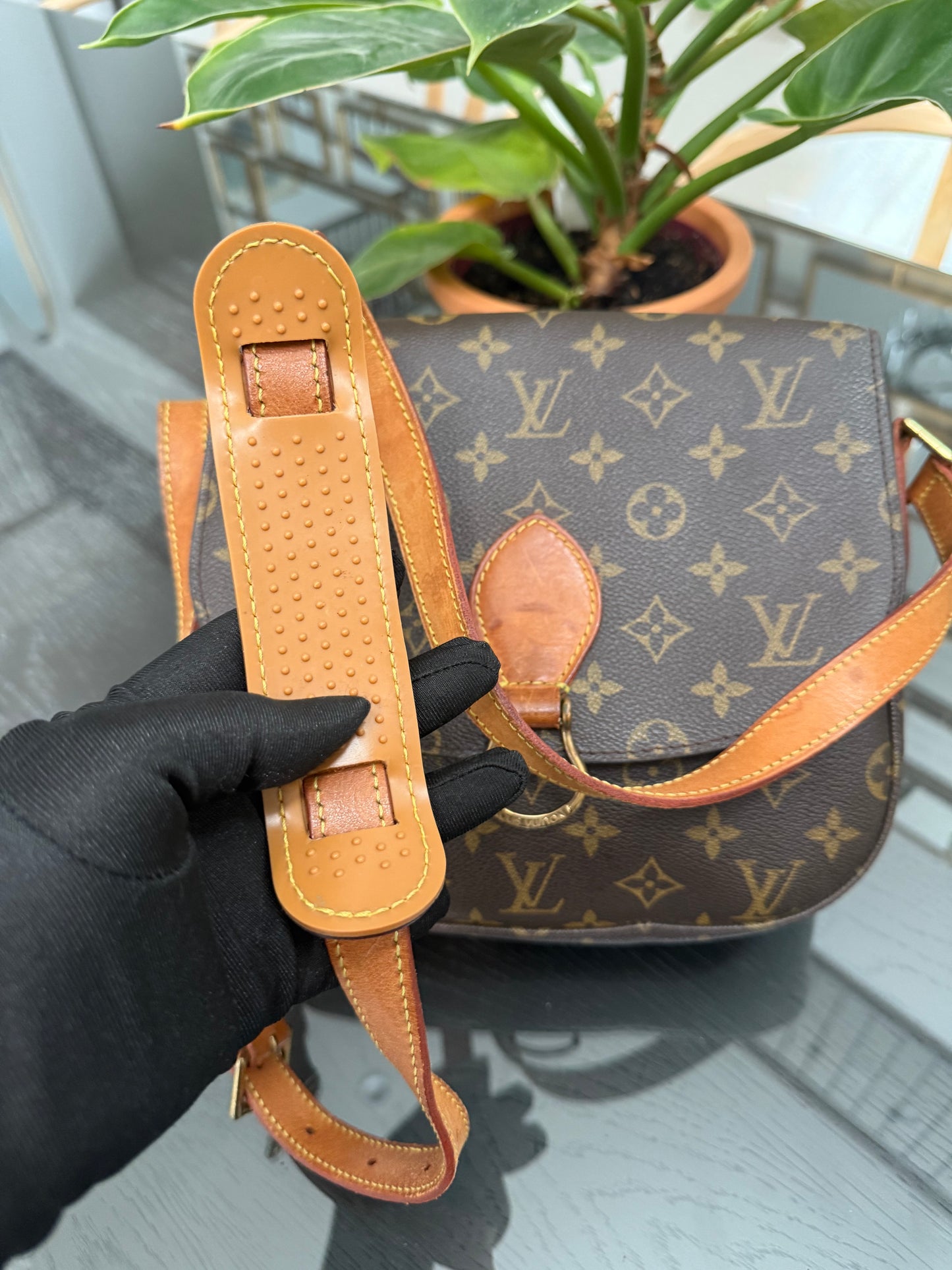St.Cloud GM Crossbody 🗓️ Year:2000
