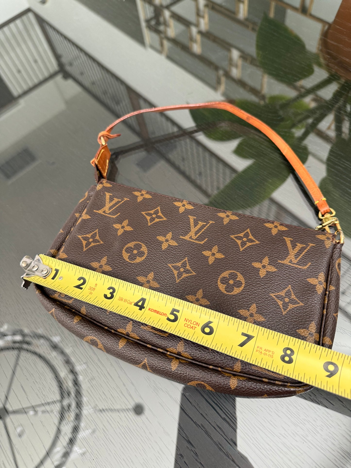 Pochette Accessories - ๐
Year: 1999