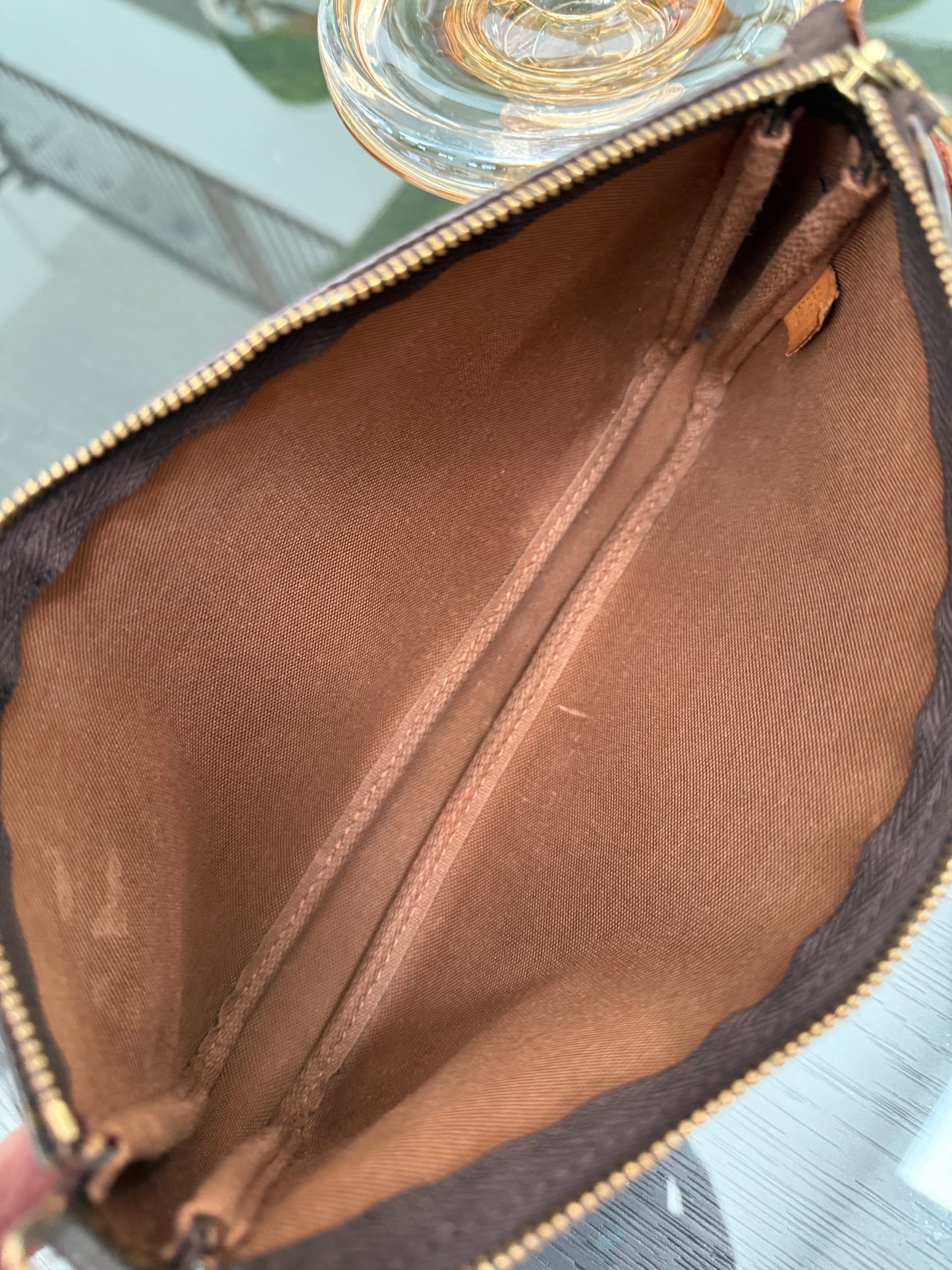 Pochette Accessories - ๐
Year: 1999