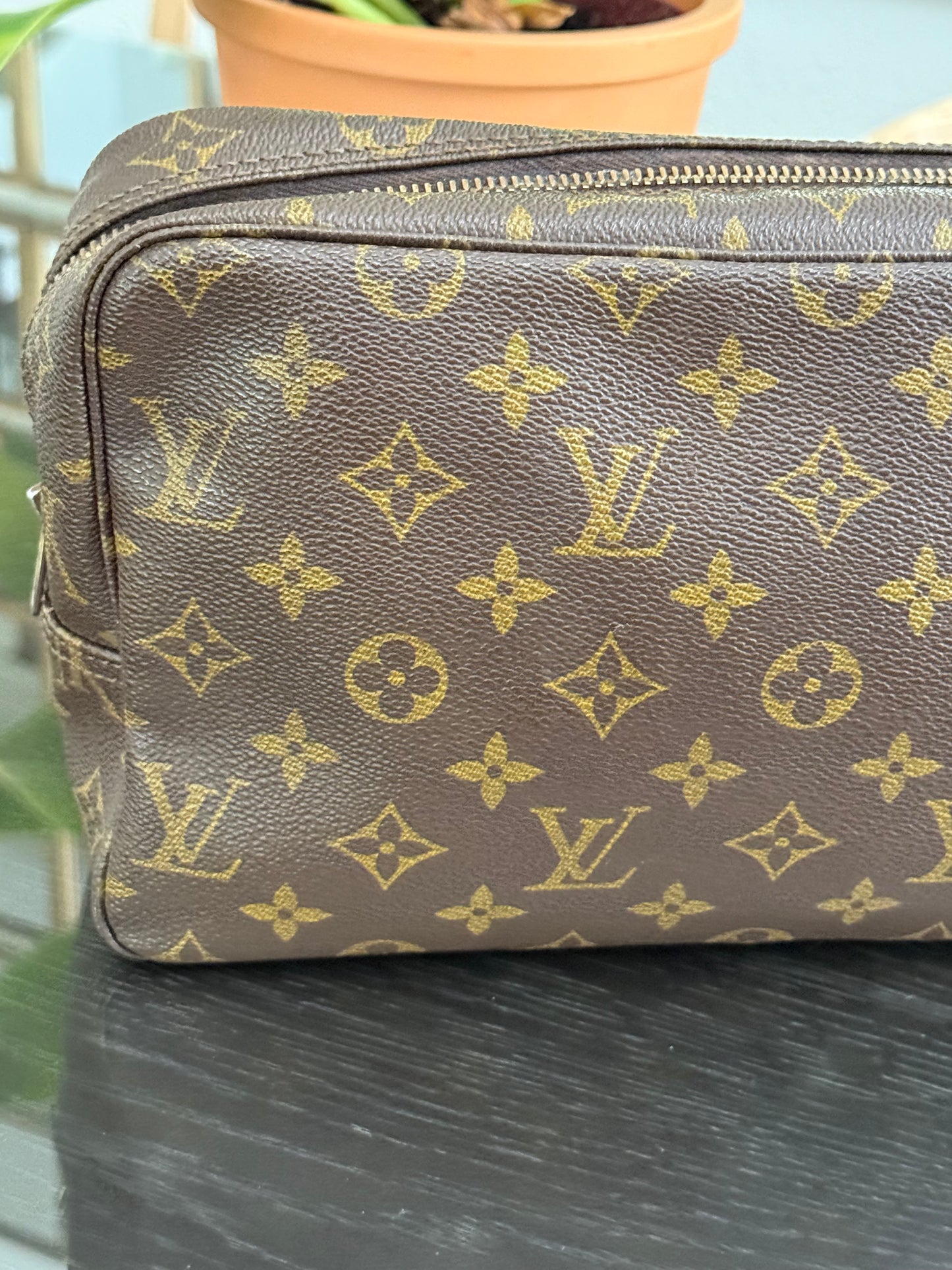 Trousse 28 π
Year: 1983