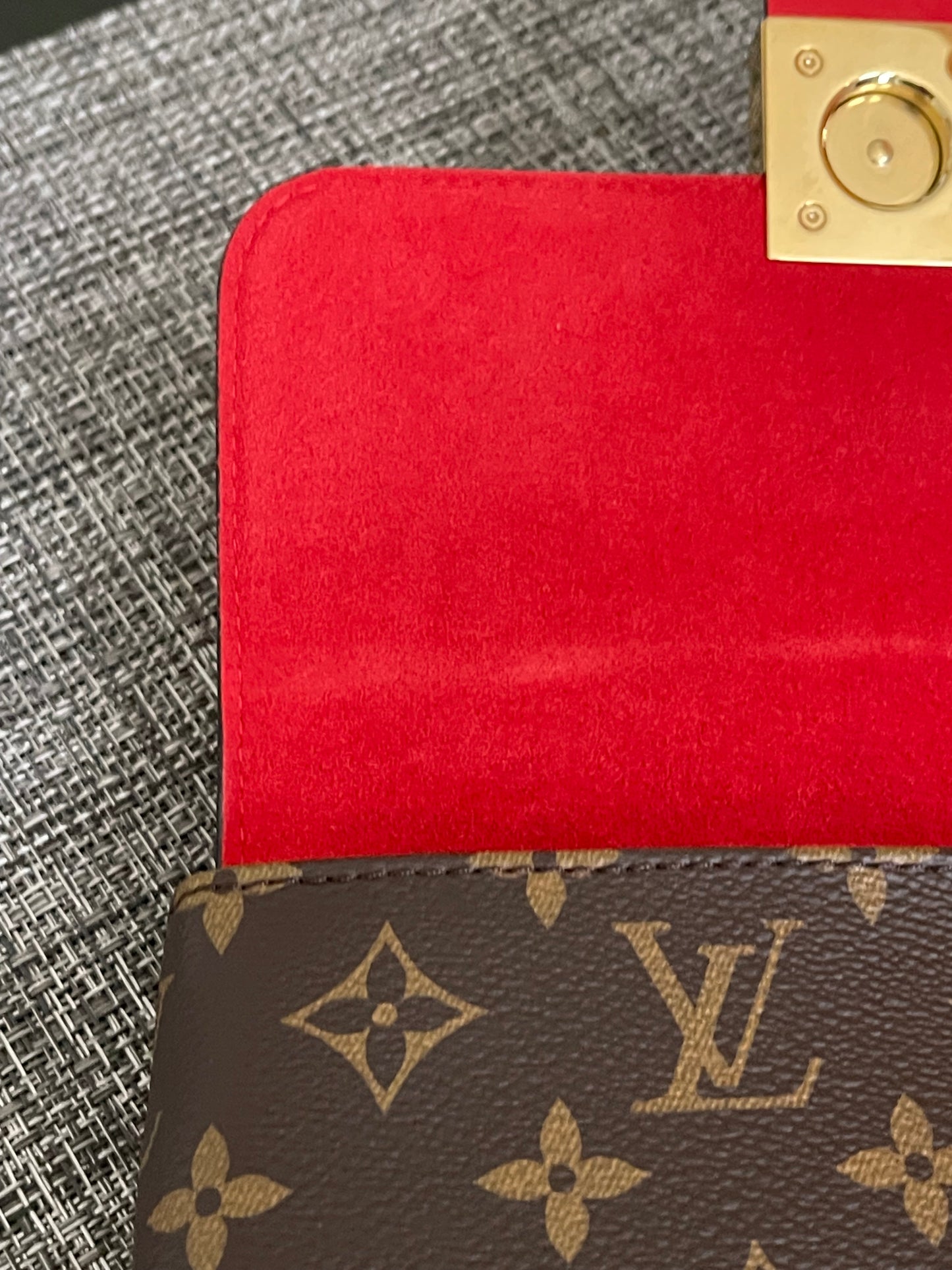 Locky BB Monogram Coquelicot (Complete Inclusions) - ๐
Year: 2019