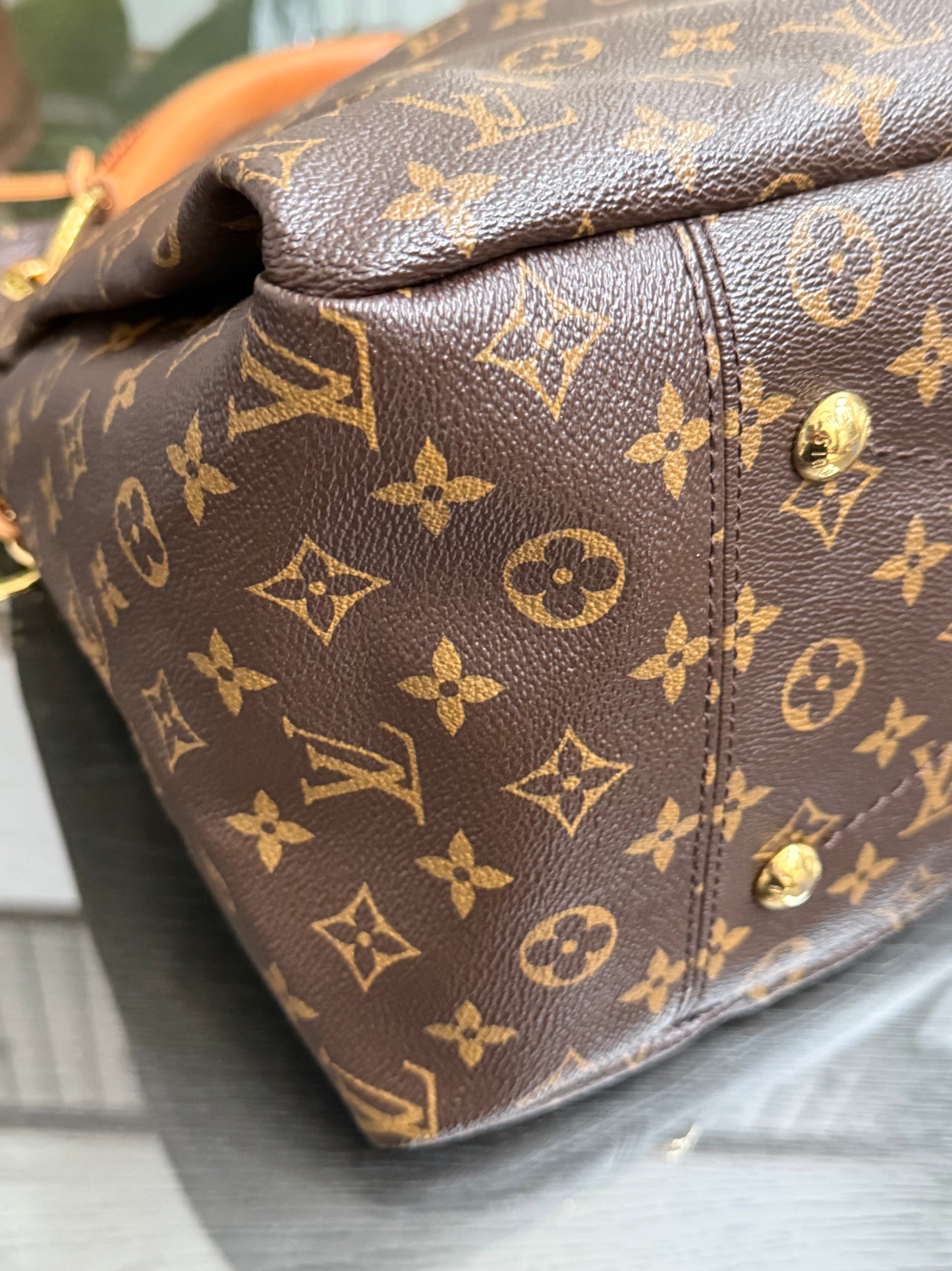 Artsy MM with Dustbag, Insert Organizer and Non branded Scarf - 📅 Year: 2010