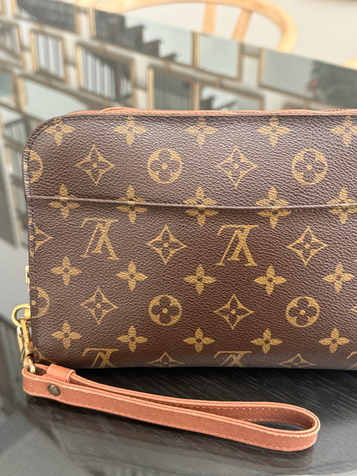 Orsay Clutch
๐๏ธ Year: 1995