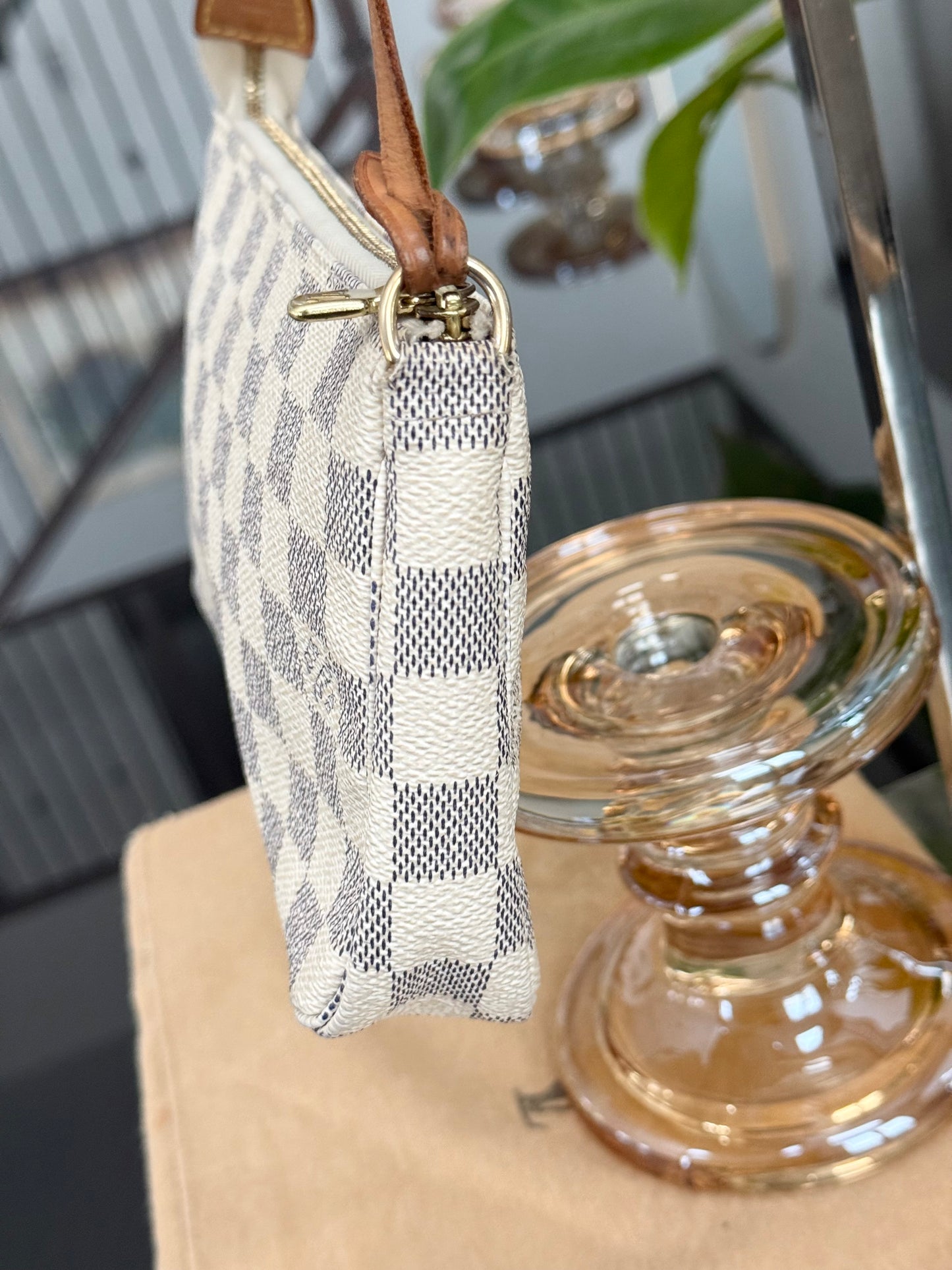Pochette Accessories in Azur - π
Year: 2007