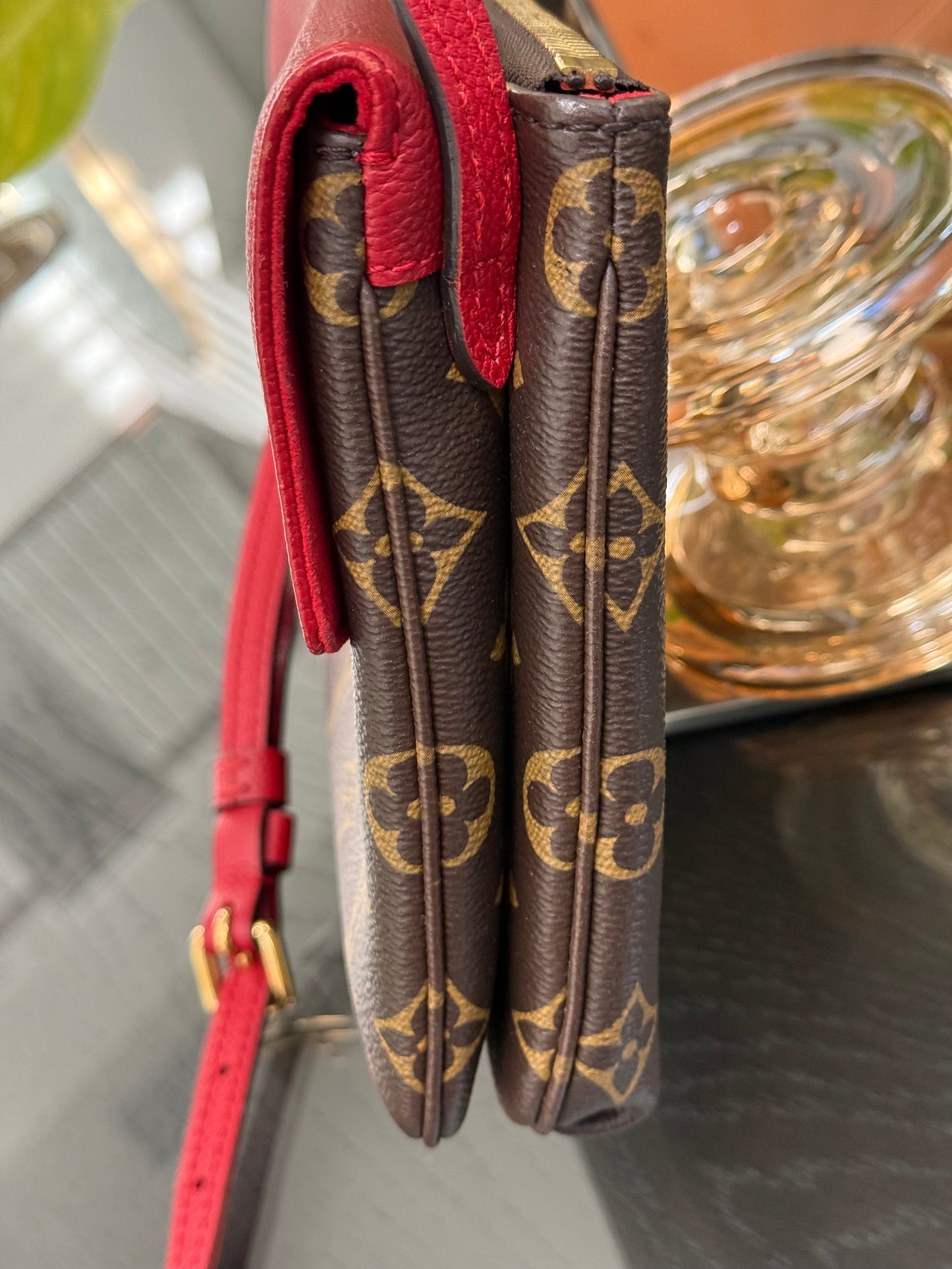 Twice Pochette in Cerise Red with Dustbag -π
Year: 2015