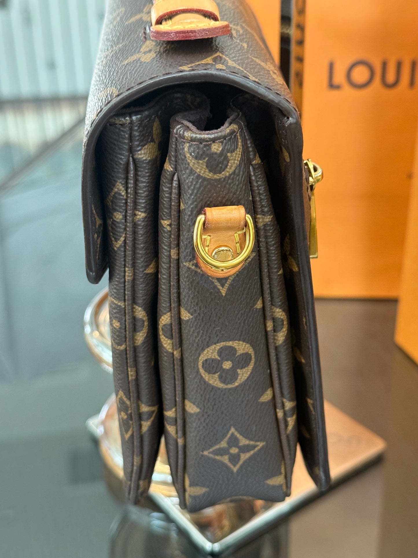 Pochette Metis with Box, Dustbag and Paper bag -Microchip & Authenticed