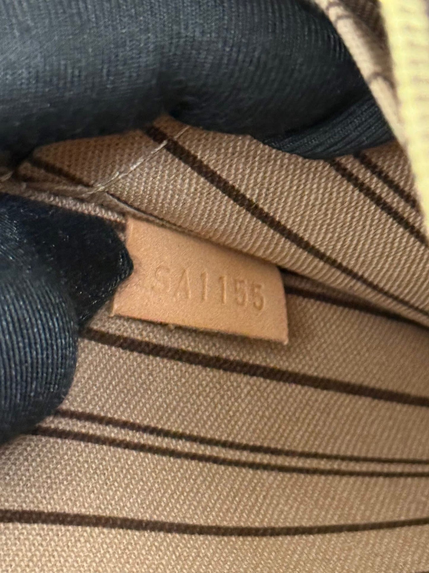 Neverfull MM/GM Pouch in beige 🗓️ Year: 2016
