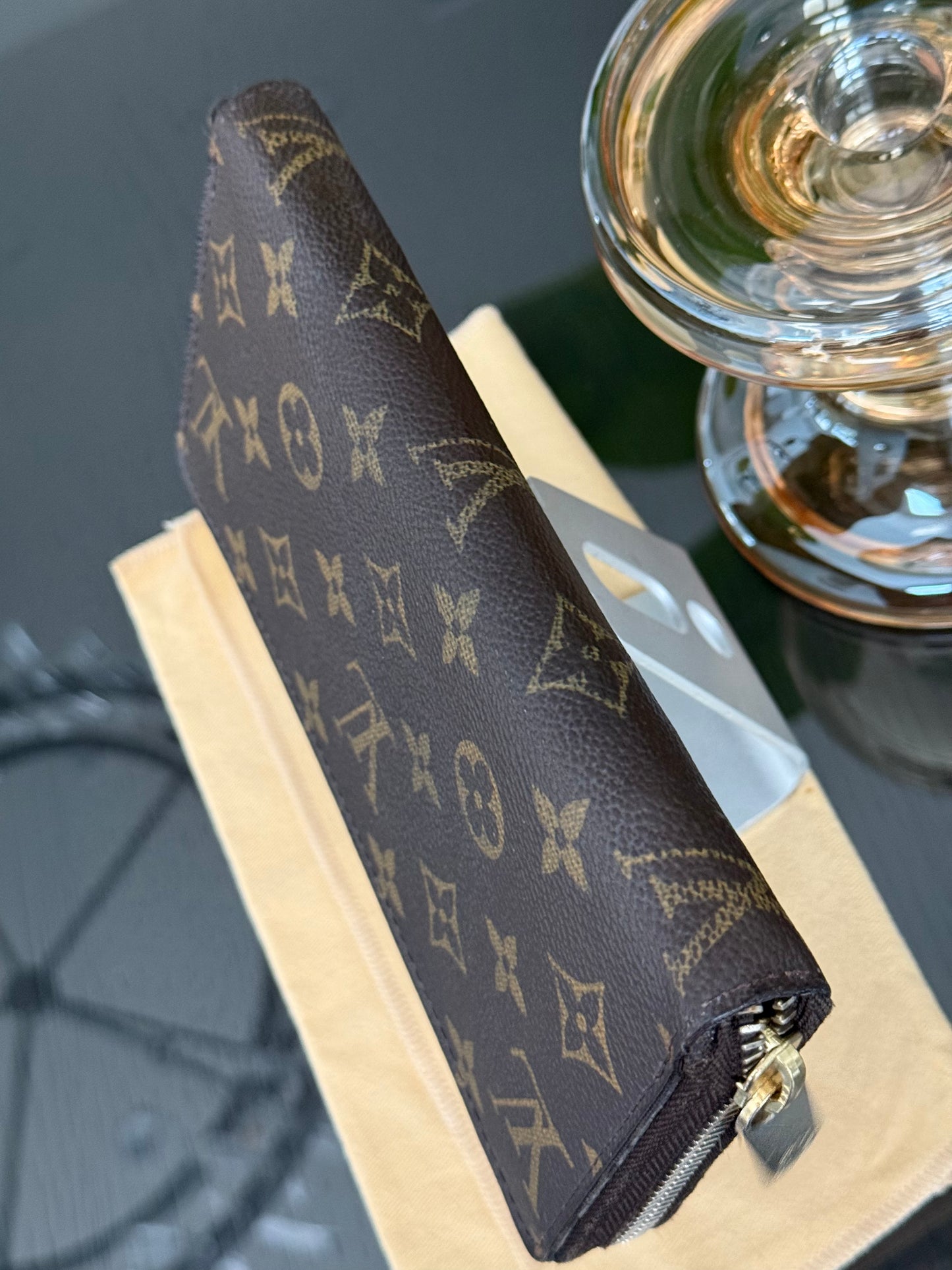 Monogram Zippy Long Wallet with Dustbag 🗓️ Year: 2006