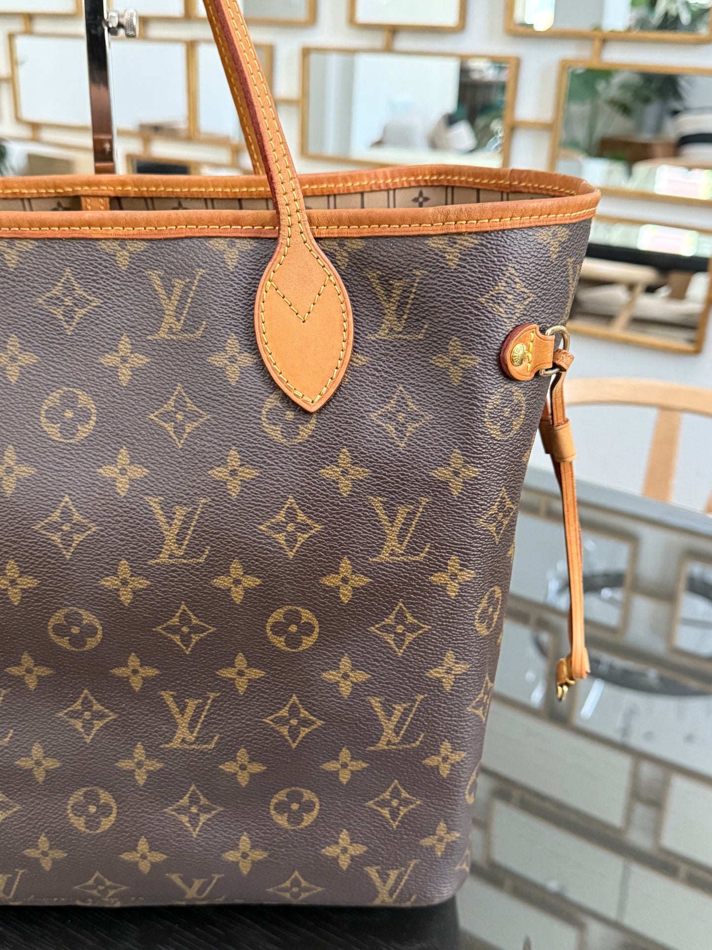 Neverfull MM with Dustbag and Insert Organizer 🗓️ Year: 2008