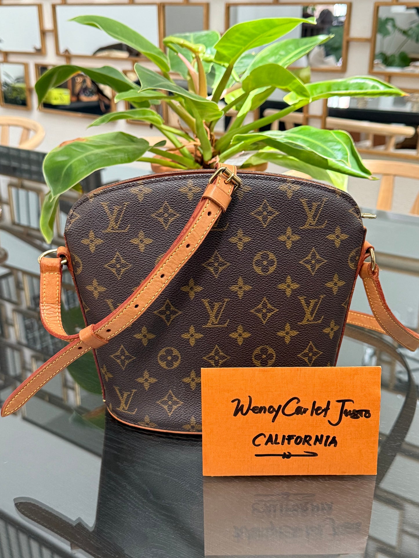 Drouot Crossbody
π
Year: 2000