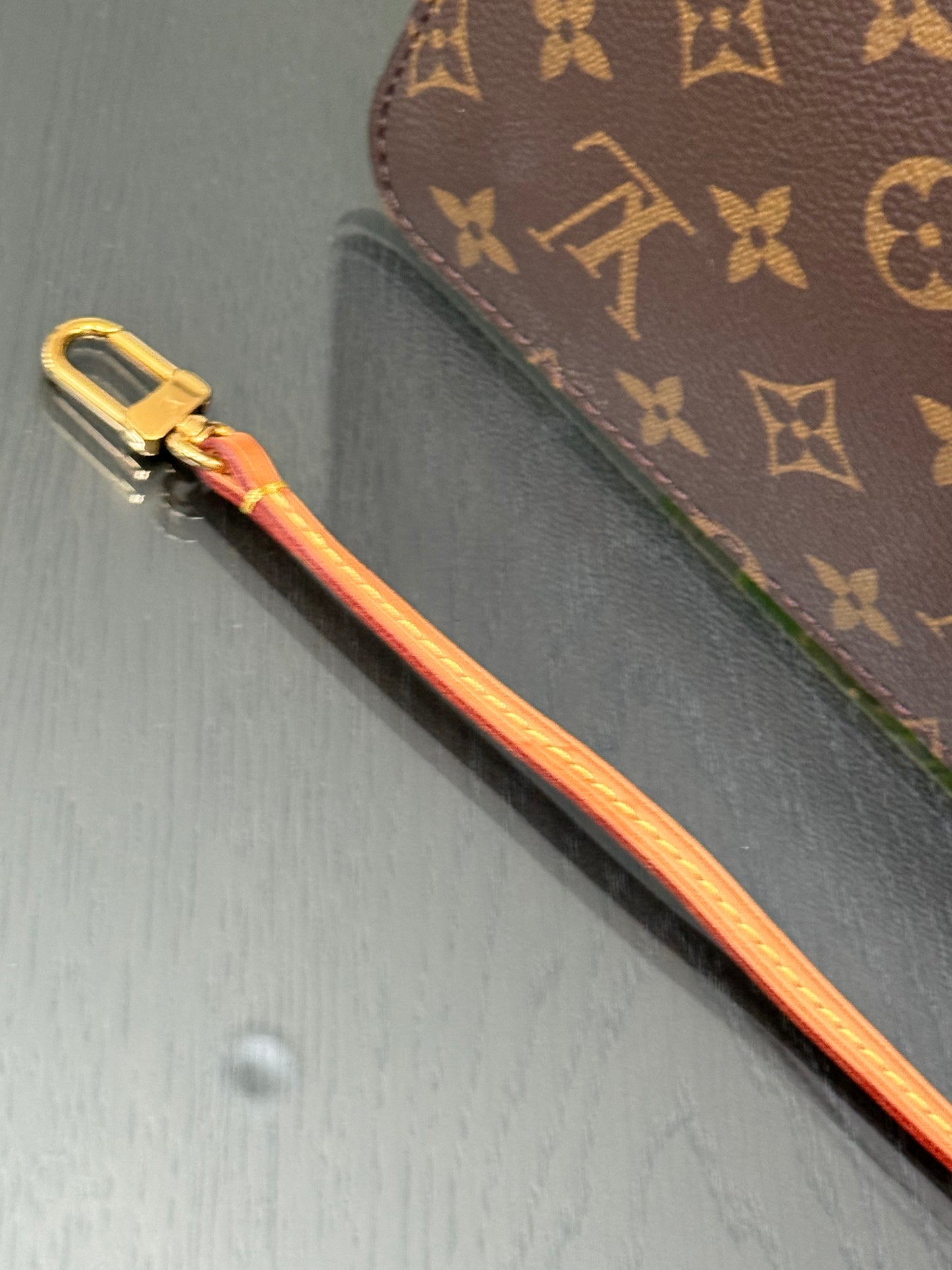 Neverfull MM Pouch-🗓️ Year: 2016