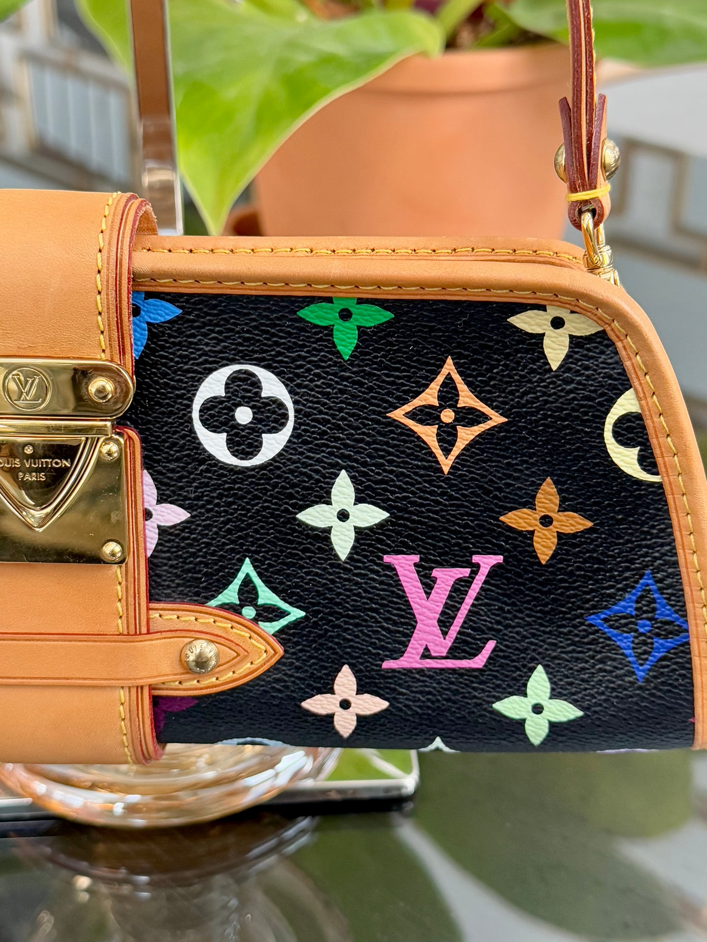 Multicolor Shirley Clutch/ Shoulder Bag with Box📅 Year: 2005