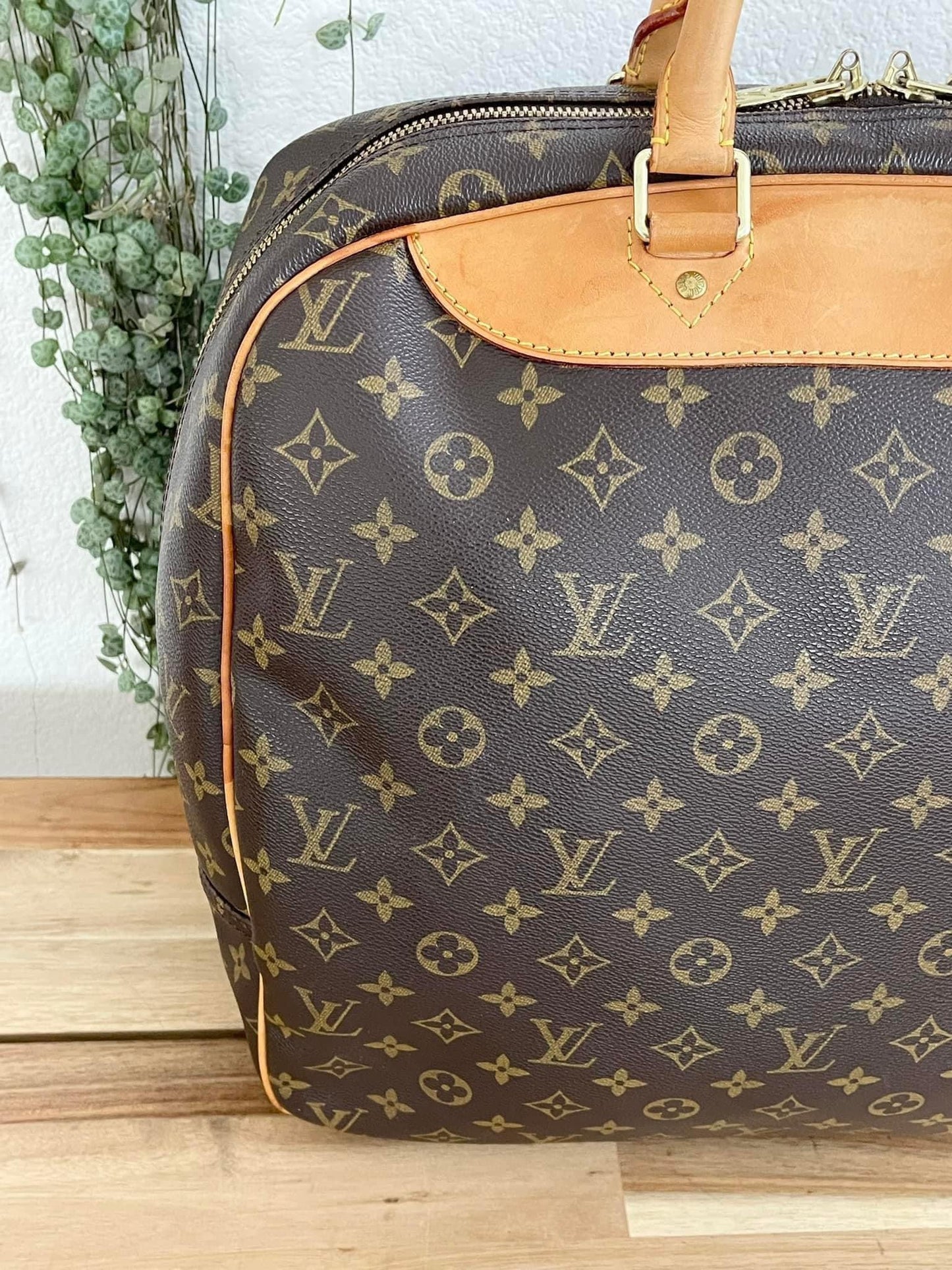 Evasion MM in Monogram - π
Year: 1999
