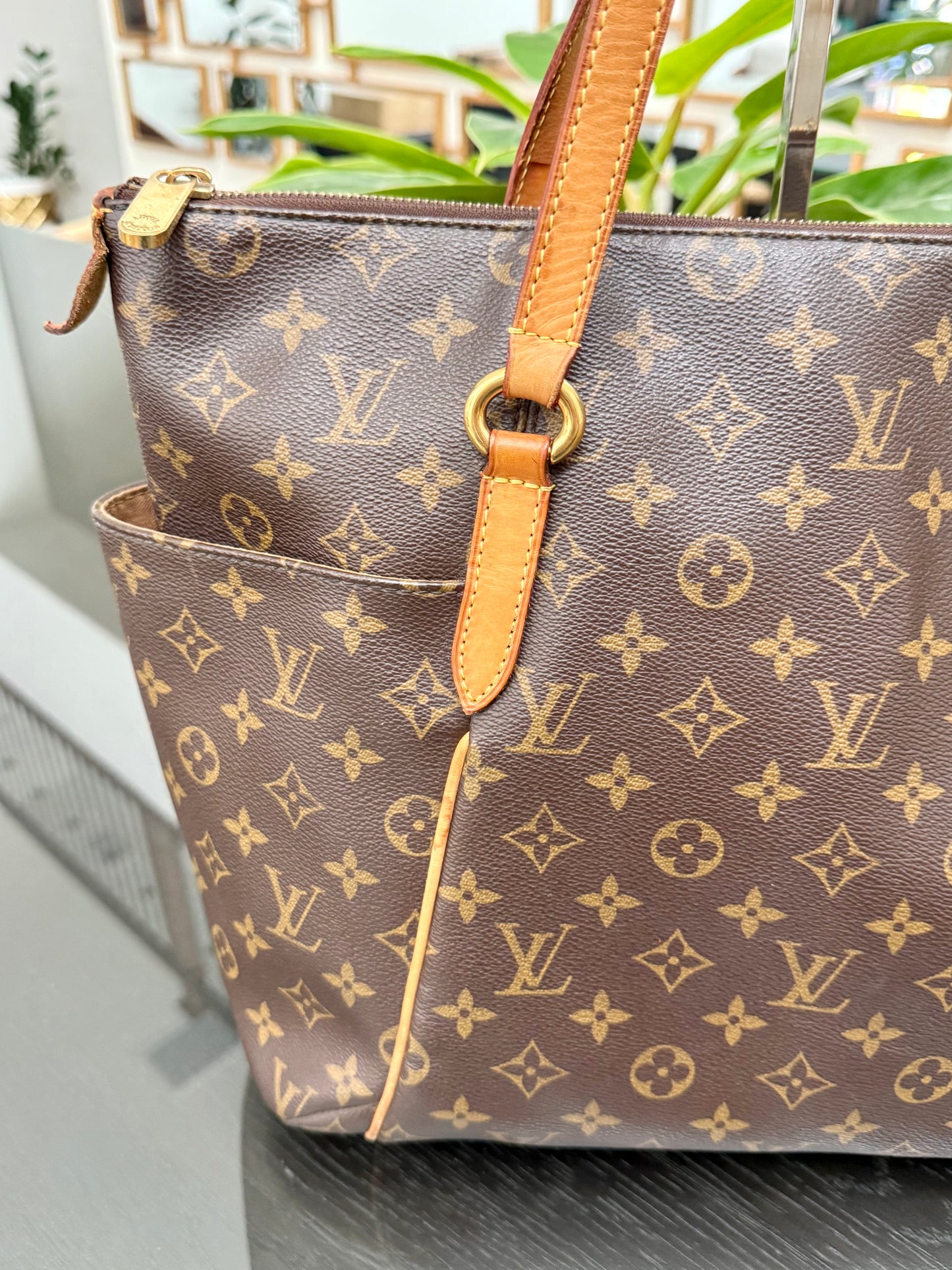 Totally MM with Dustbag and Insert Organizer -Year: 2010