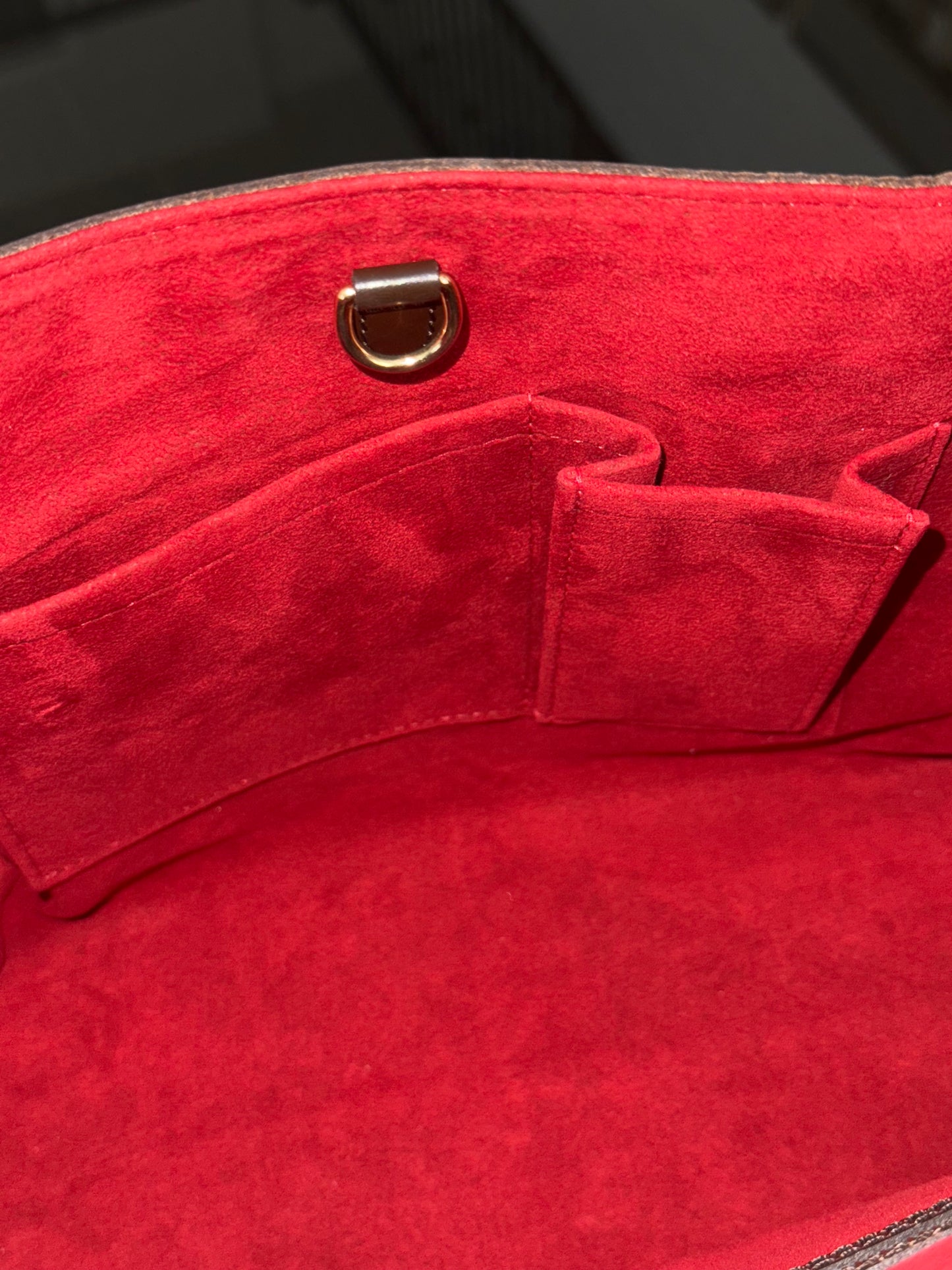 Hampstead PM in DE with Insert Organizer and Dustbag -๐๏ธ Year: 2010