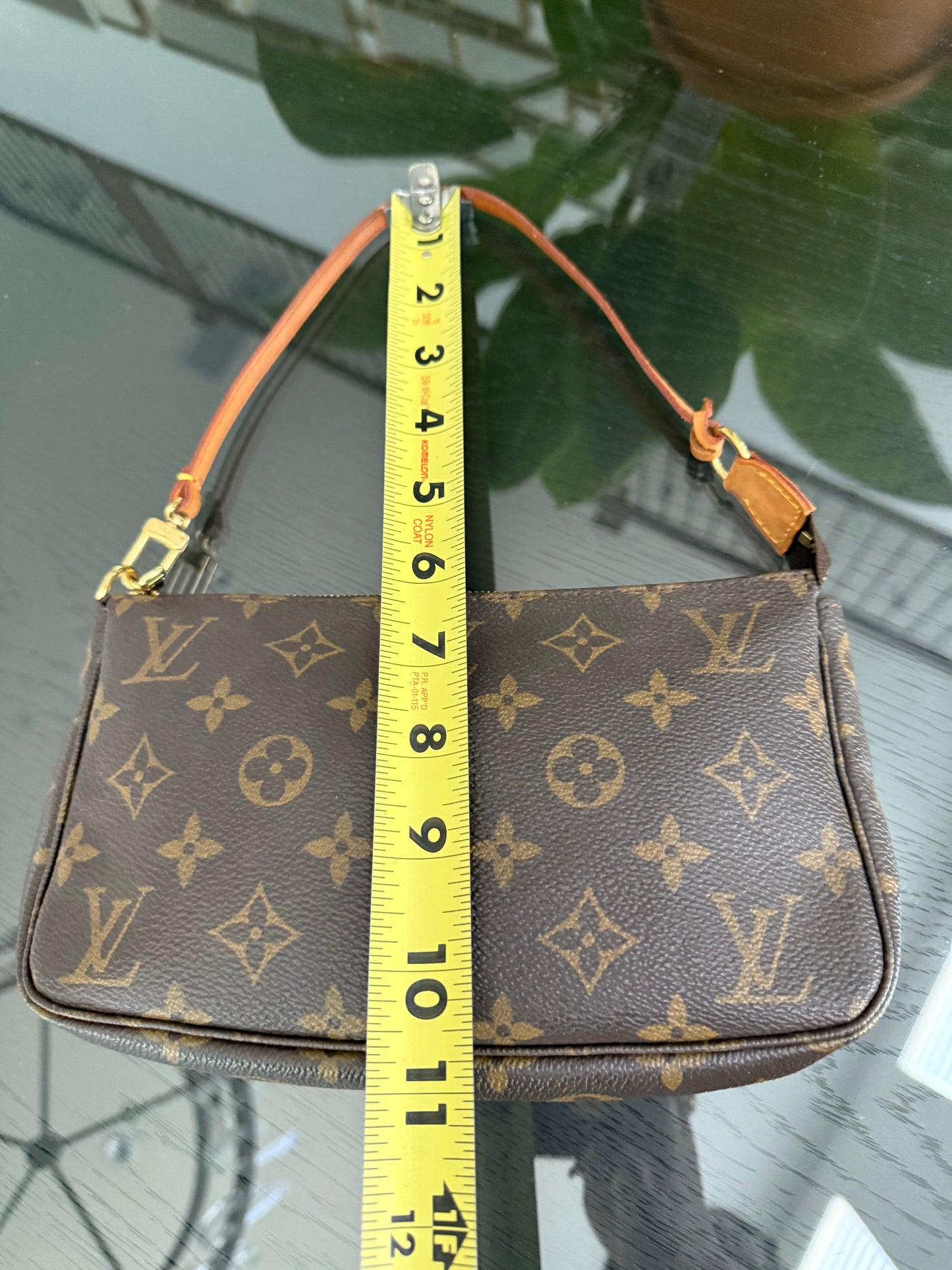 Pochette Accessories - ๐
Year: 2002