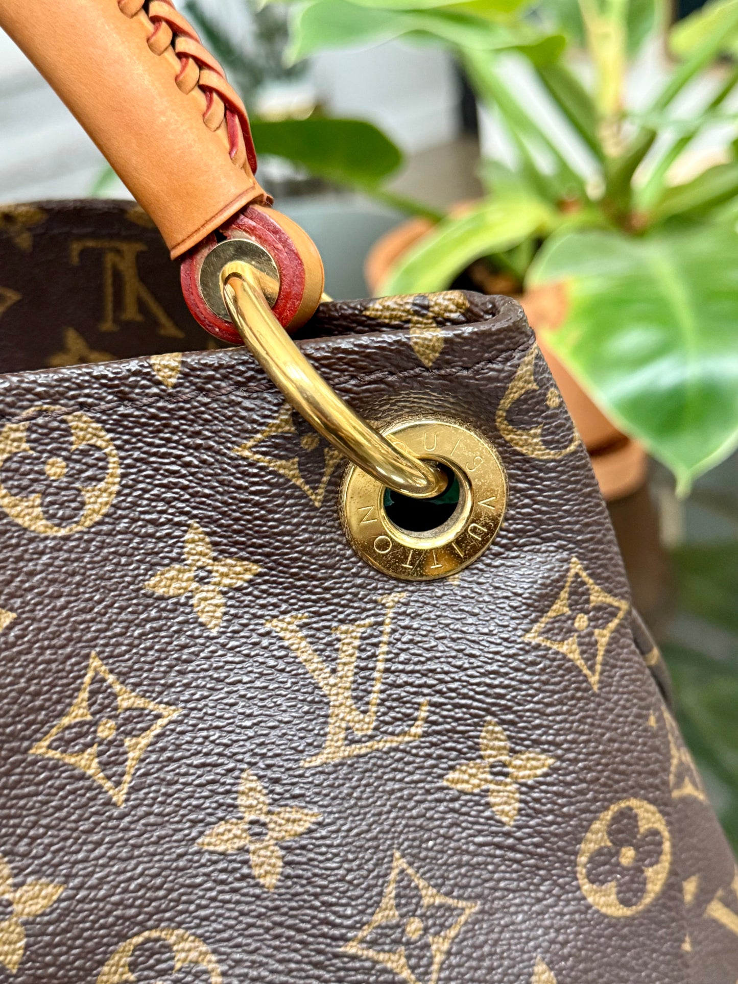 Artsy MM with Dustbag, Insert Organizer and Non branded Scarf - 📅 Year: 2010