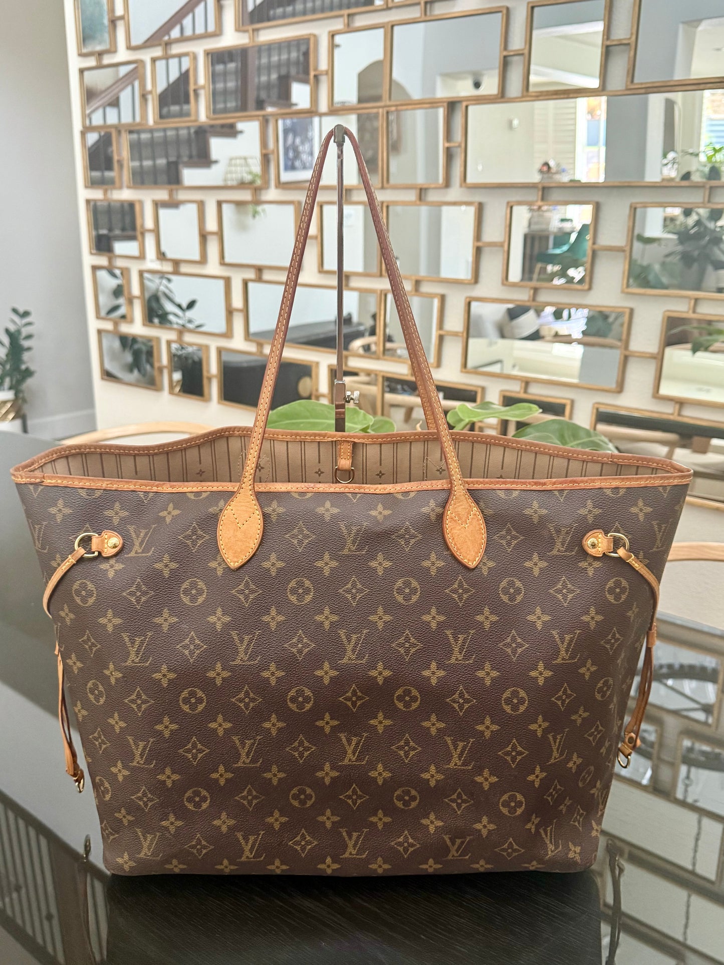 Neverfull GM in Monogram with Insert Organizer 🗓️ Year: 2007