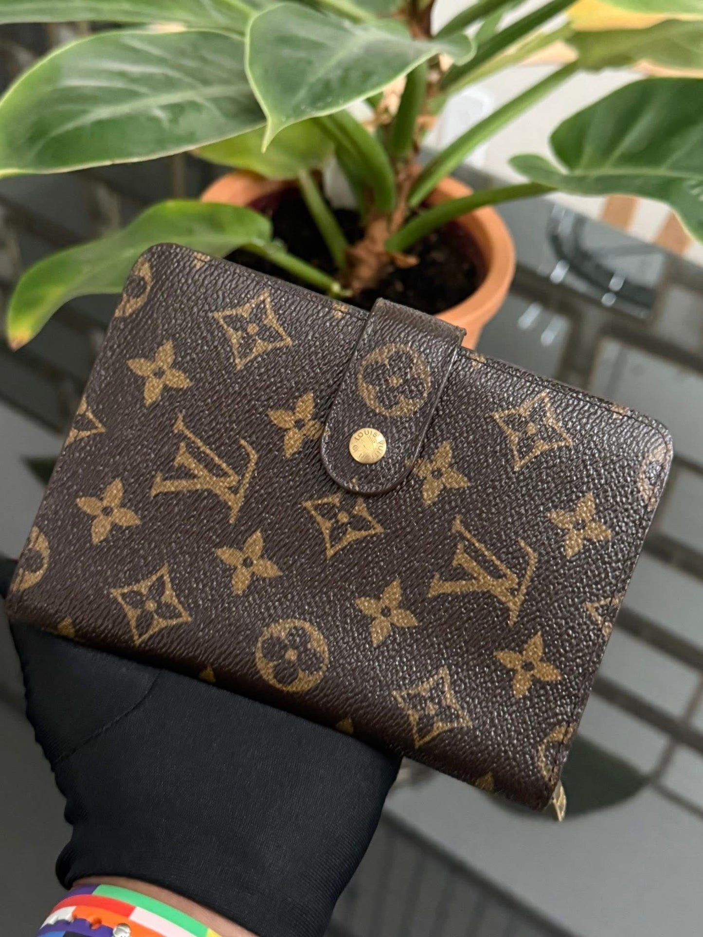 Monogram Papier Zip Passport Wallet ๐๏ธ Year: 1997