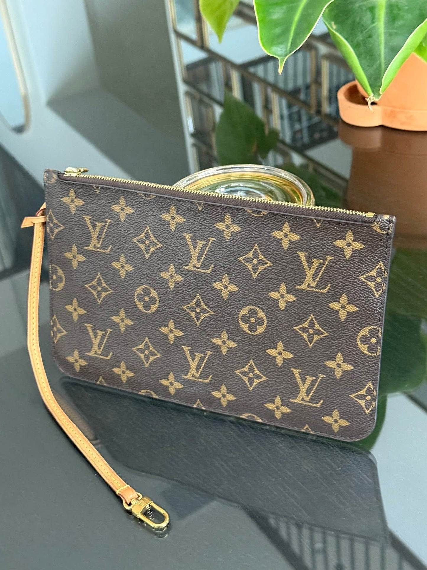 Neverfull MM/GM Pouch in beige 🗓️ Year: 2016