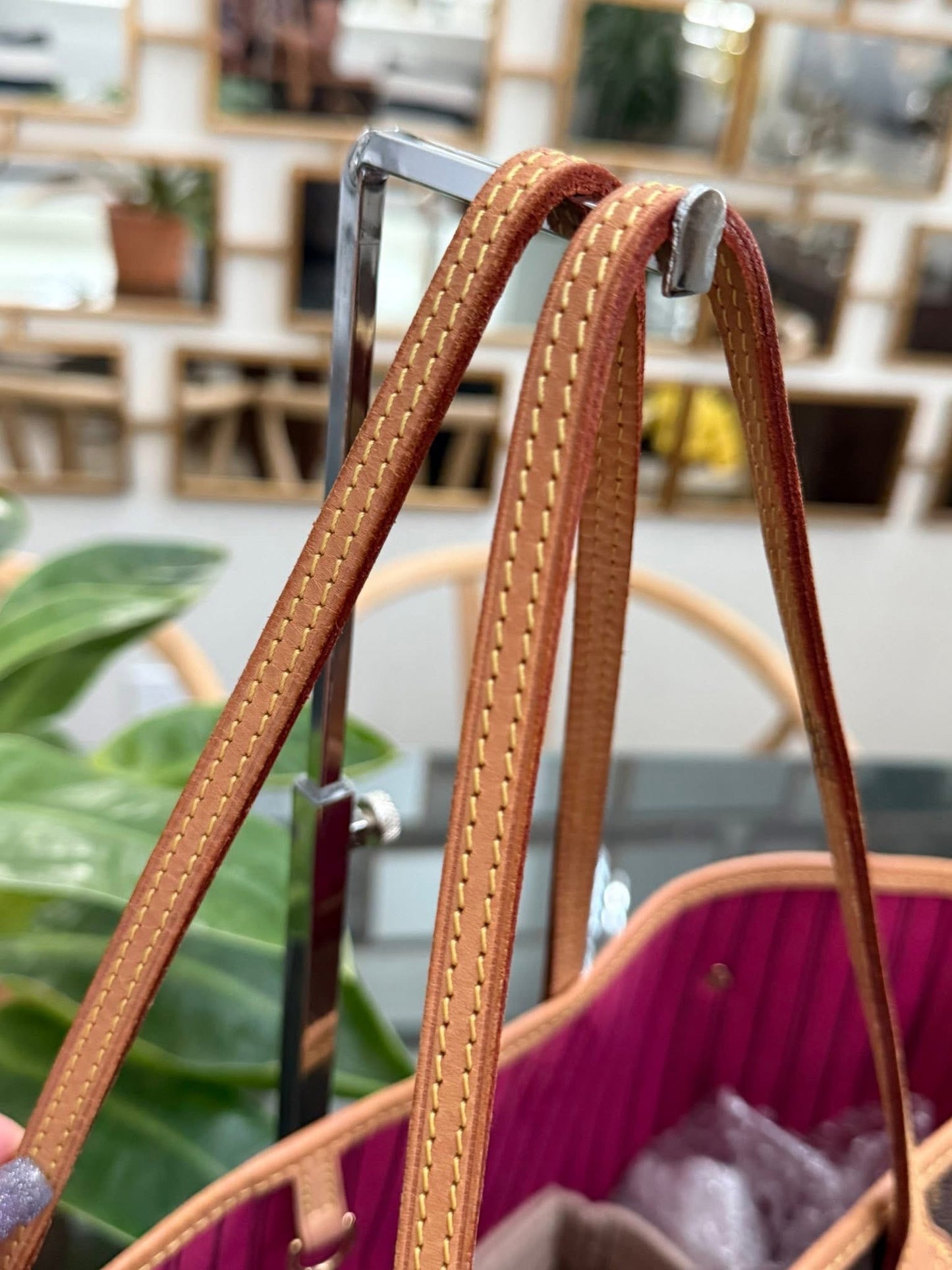 Neverfull MM Monogram in Peony with Dustbag and Insert organizer π
Year: 2020
