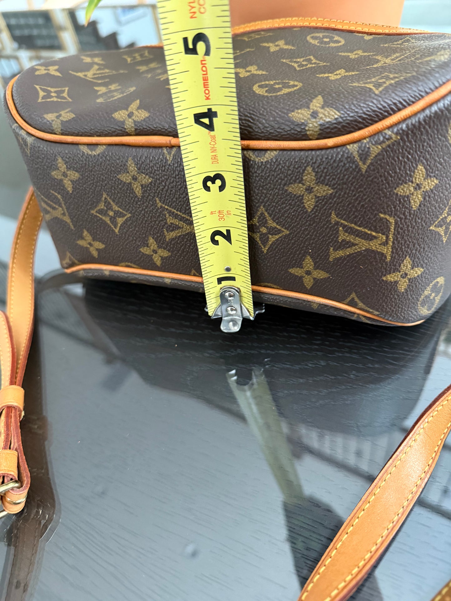 Blois Crossbody -🗓️ Year: 2000