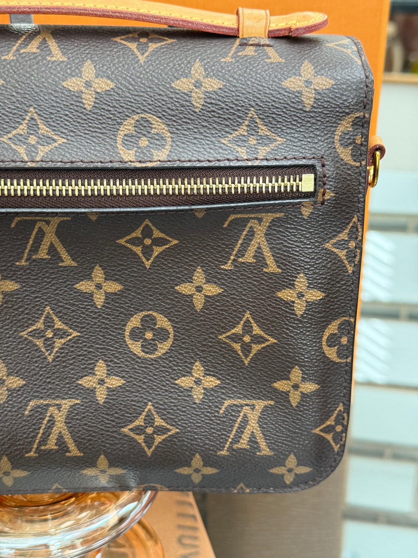 Pochette Metis with Box, Dustbag and Paper bag -Microchip & Authenticed