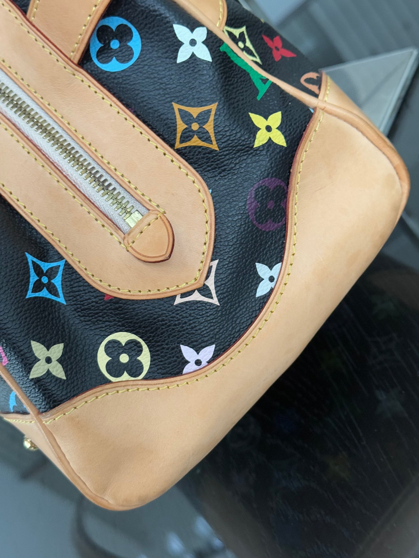 Murakami / Multicolor Claudia with Dustbag π
Year: 2009