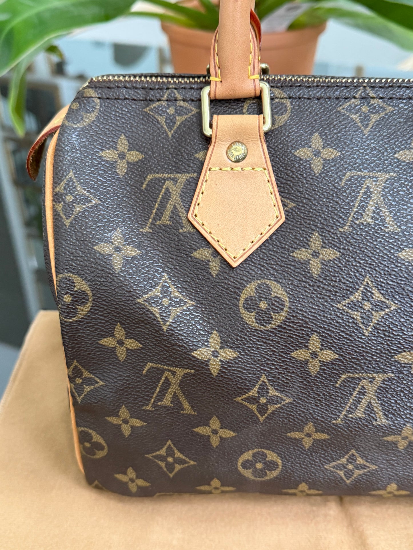 Speedy 25 with π Lock & Key and Dustbag π
Year: 2003