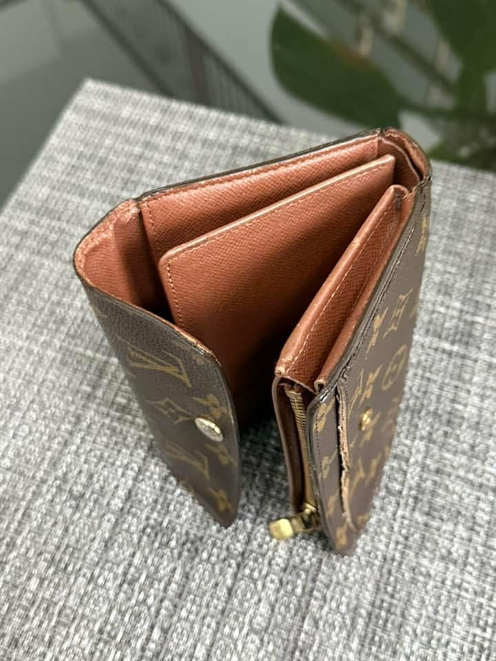 Alexandra Wallet with 14 Cardholders ๐๏ธ Year: 2007