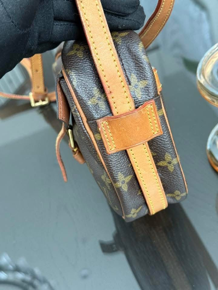 Jeaunefille PM Crossbody - π
Year: 1995