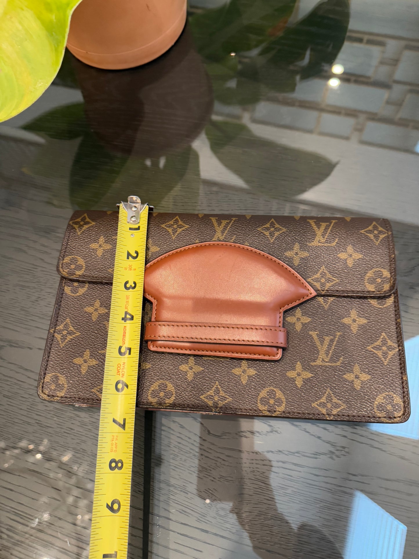 Chaillot Clutch w/ Dustbag -Year: 1987
