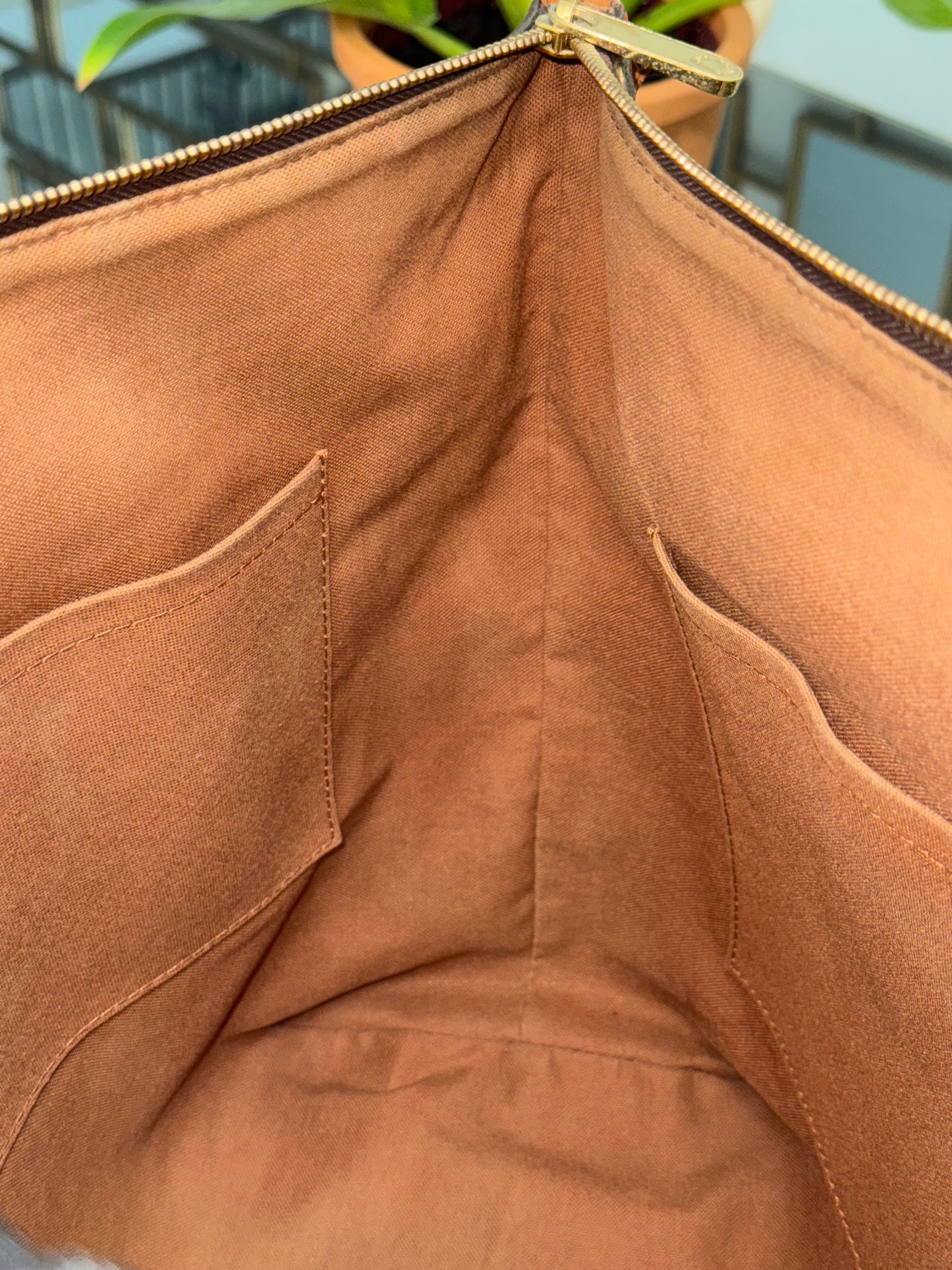 Totally MM with Dustbag and Insert Organizer -Year: 2010
