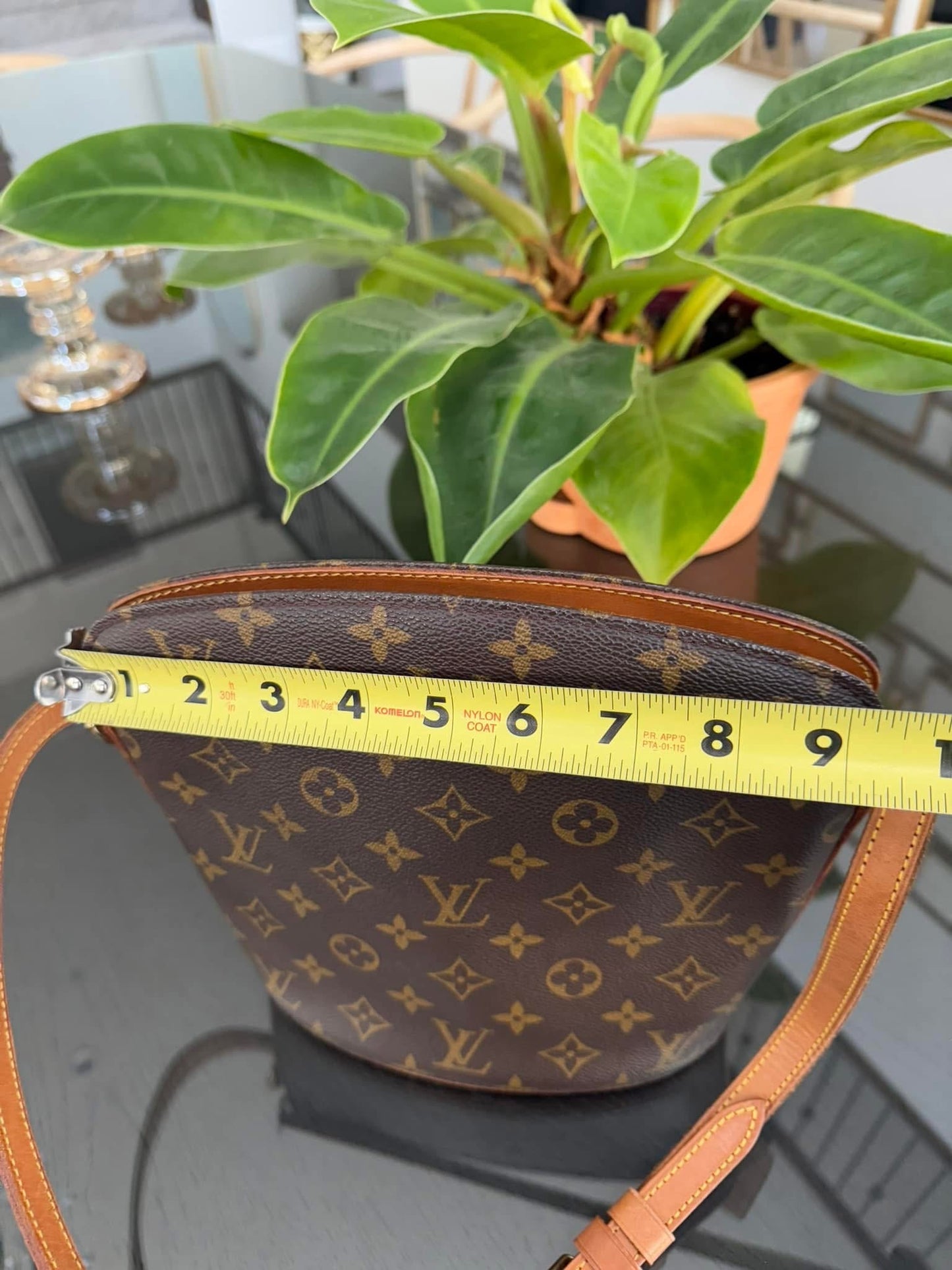 Drouot Crossbody
π
Year: 2001