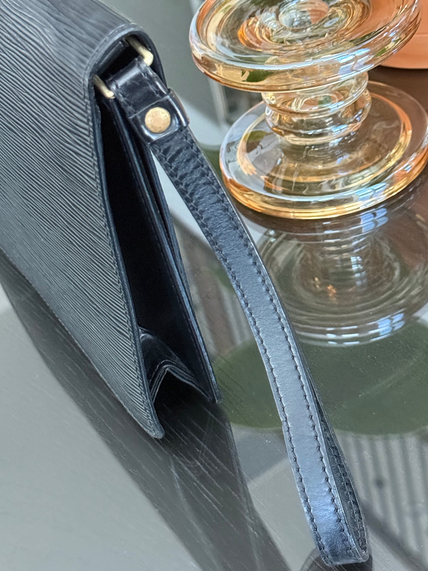 Epi Black Sellier Dragonne Clutch with π Key and Dustbag -ποΈ Year: 2005