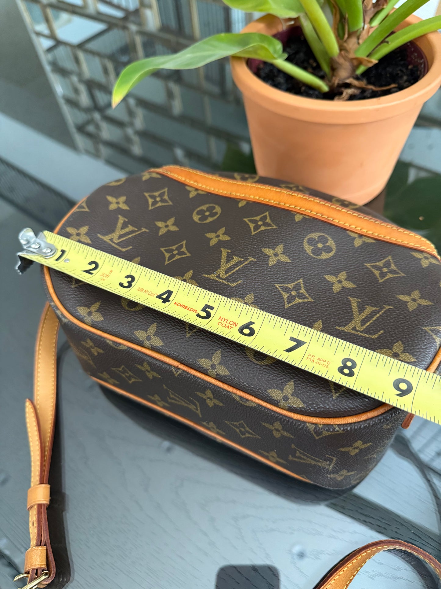 Blois Crossbody -🗓️ Year: 2000