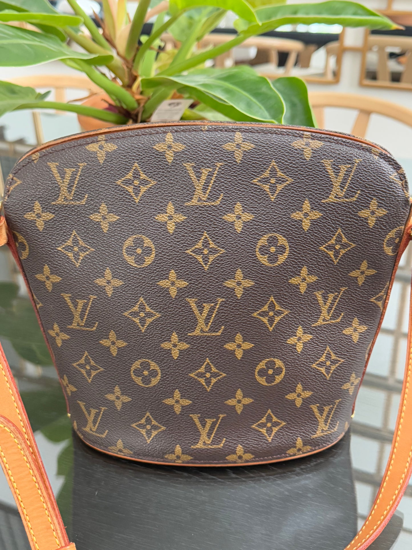 Drouot Crossbody -
π
Year: 2001