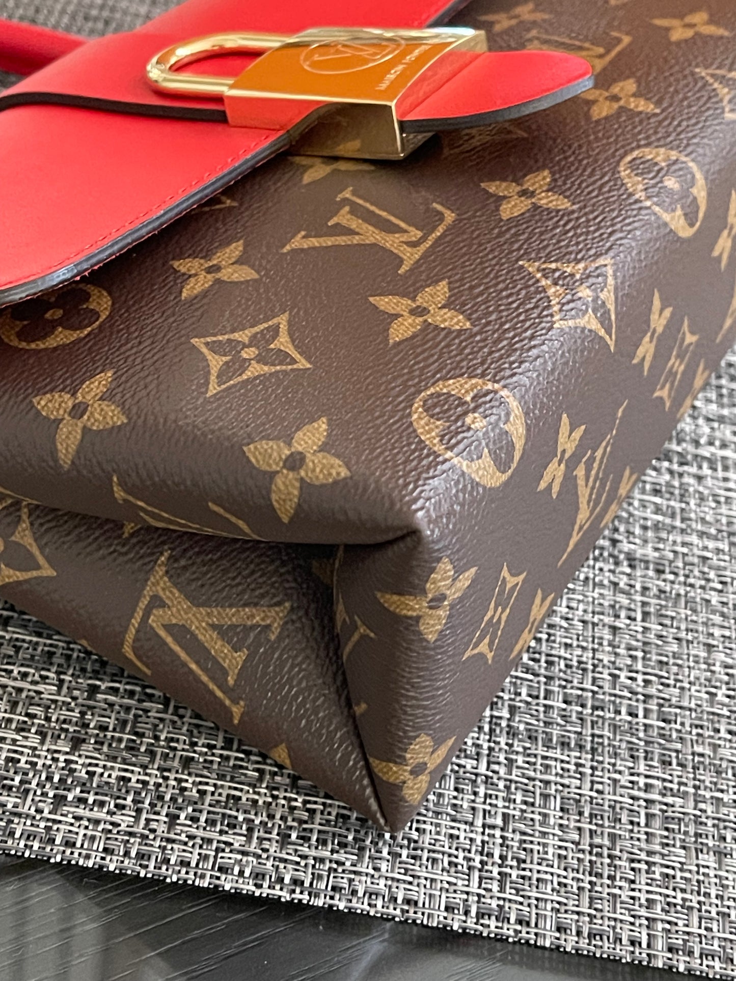Locky BB Monogram Coquelicot (Complete Inclusions) - ๐
Year: 2019